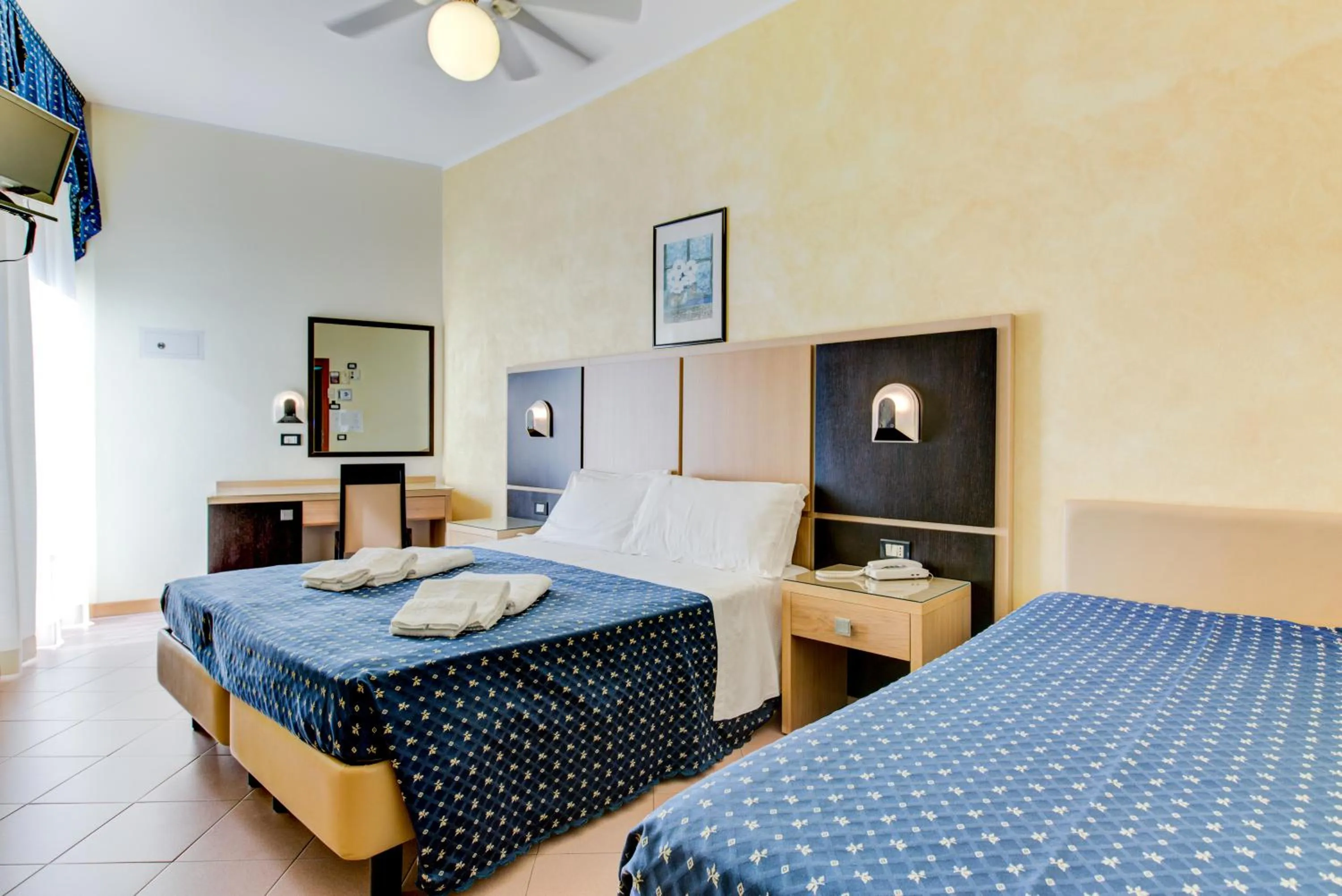 Photo of the whole room, Bed in Hotel Verona