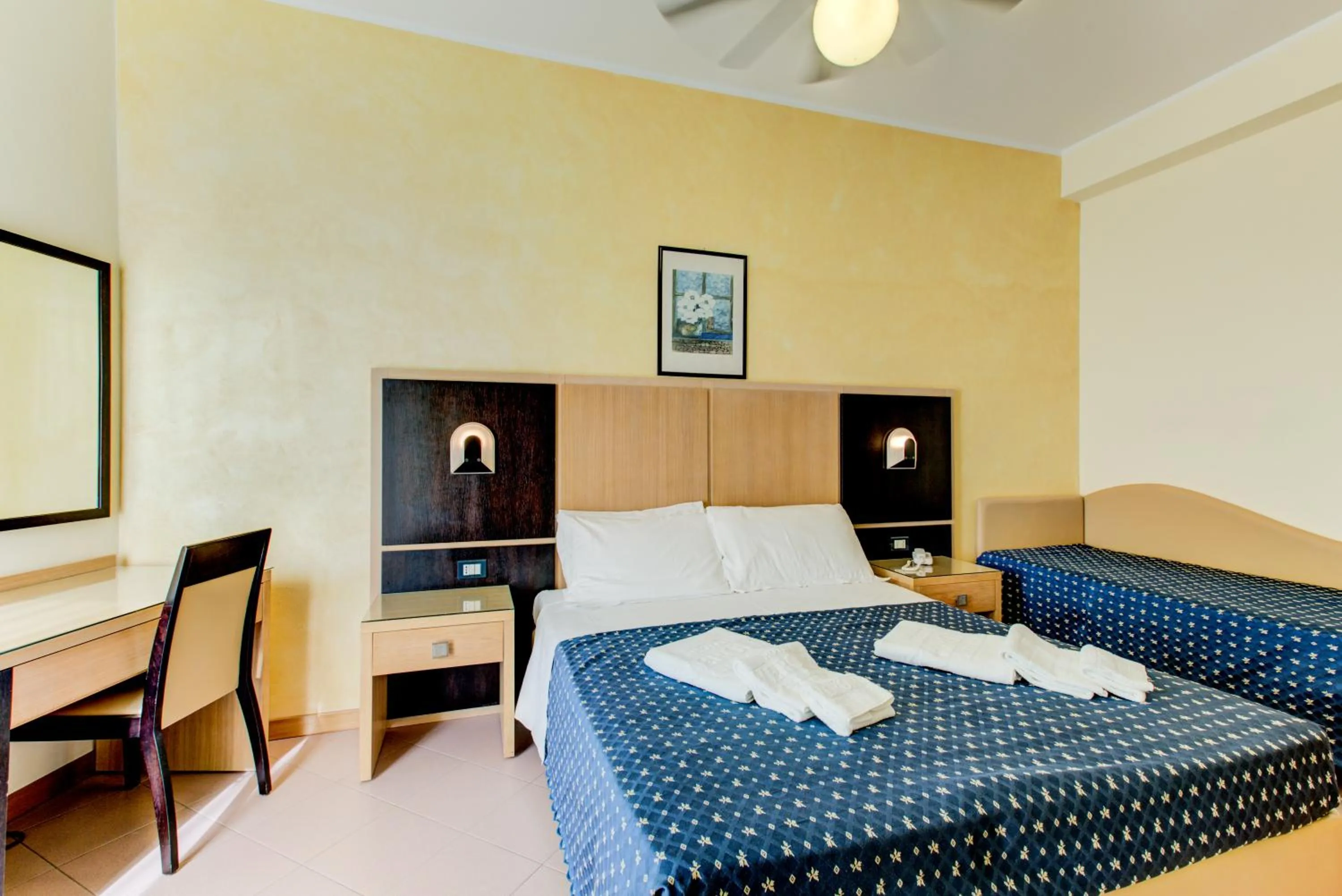 Photo of the whole room, Bed in Hotel Verona