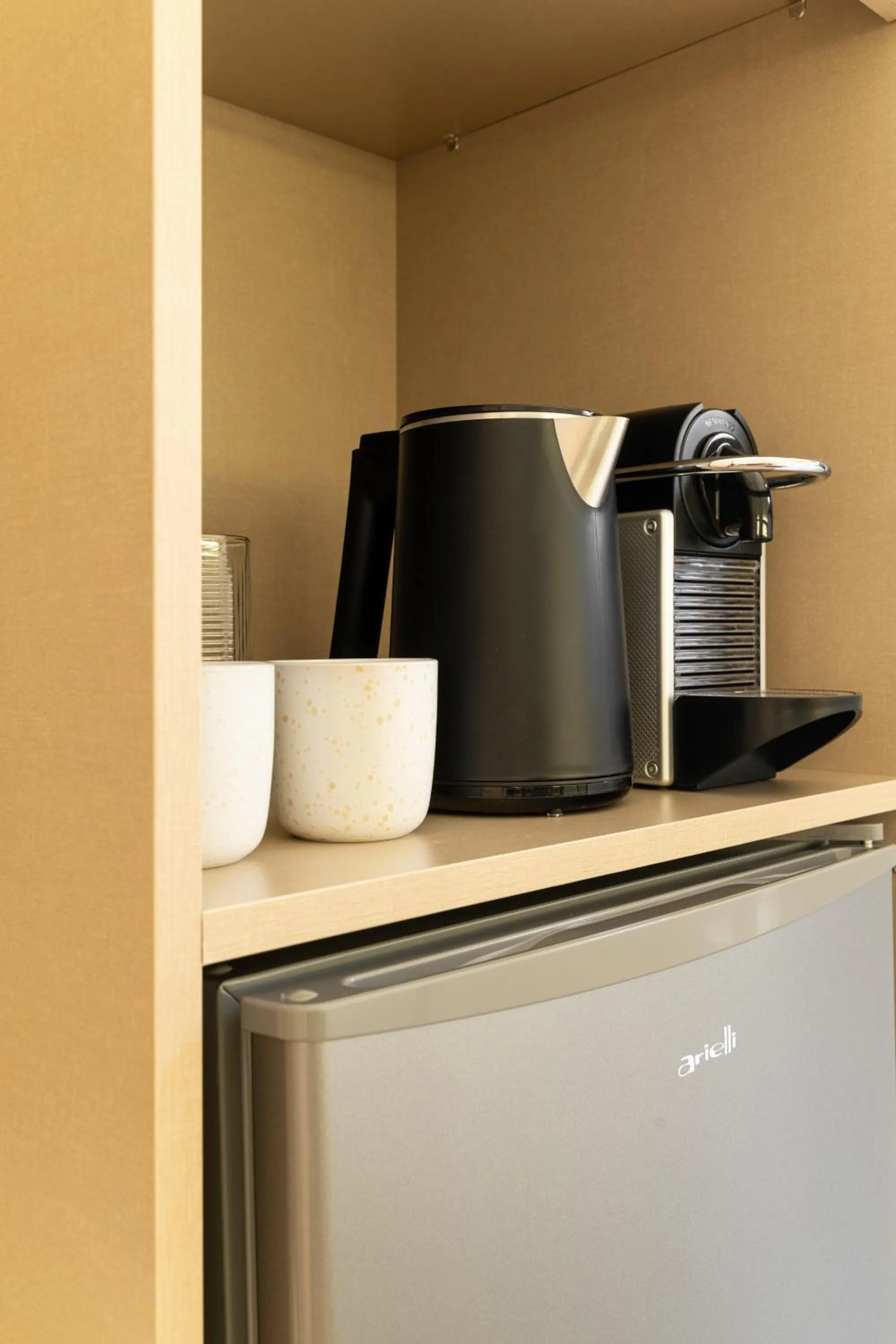 Coffee/tea facilities in Phalerus Suites
