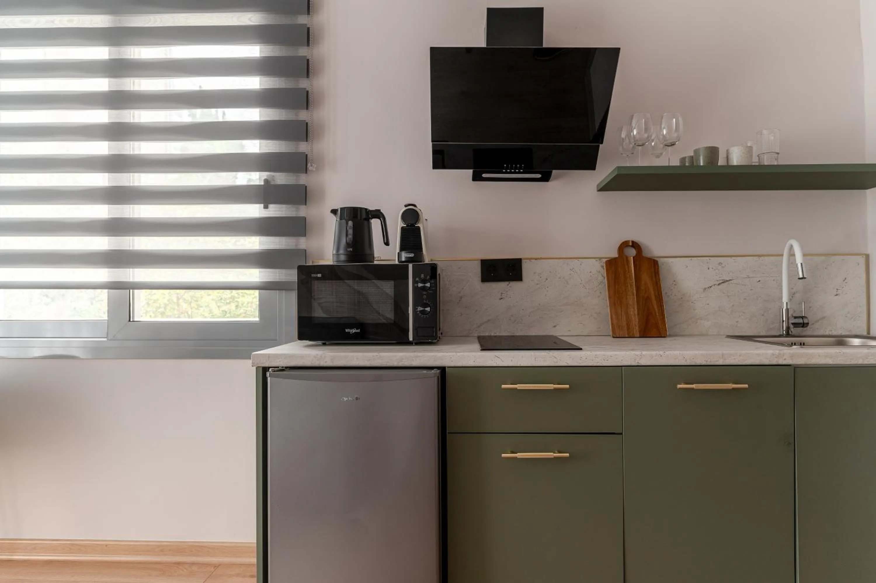 Coffee/tea facilities in Phalerus Suites