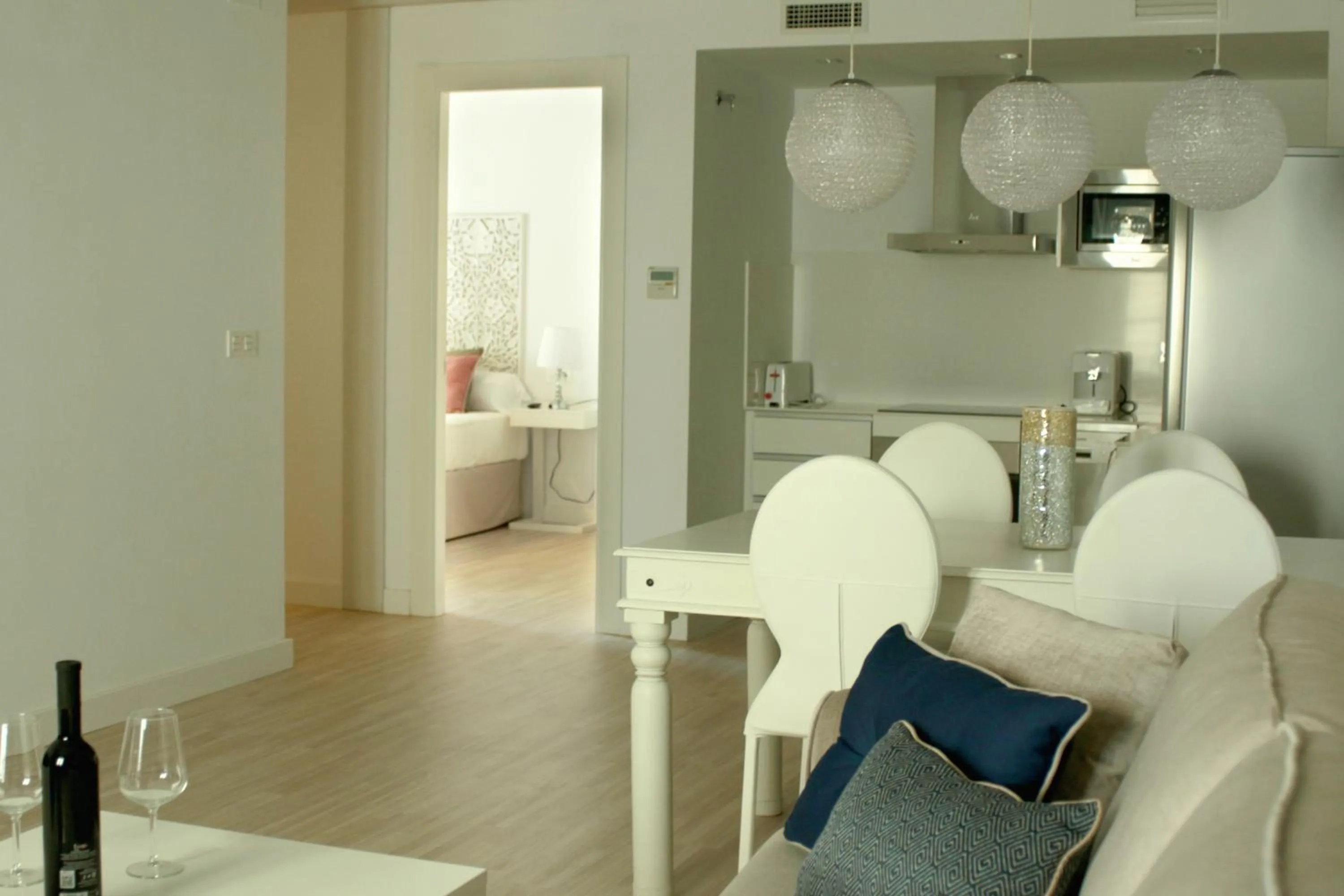 Day in Palacio Cabrera - Lillo