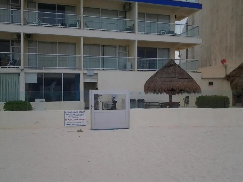 Beach in Salvia Condominio