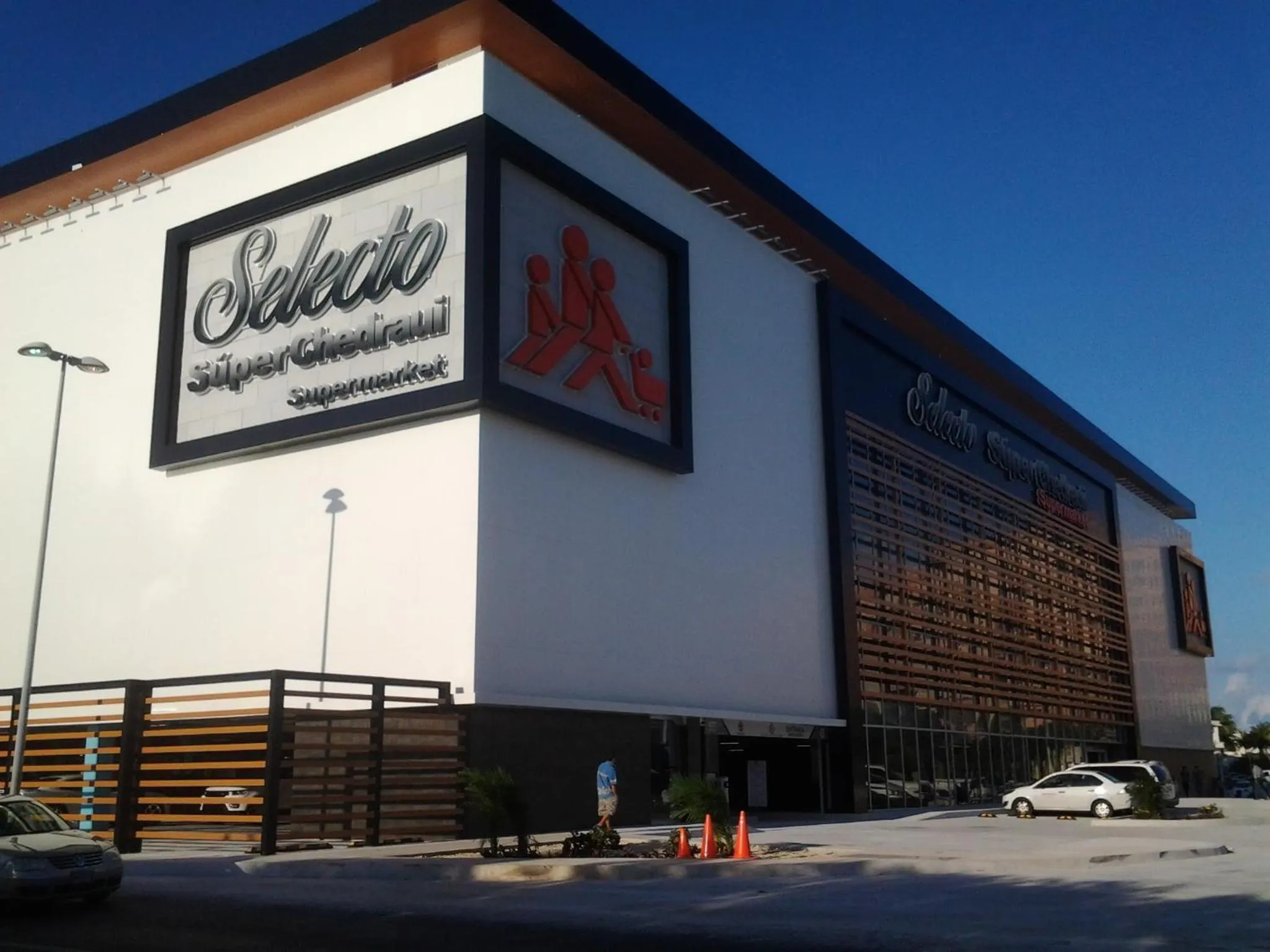 Restaurant/places to eat in Salvia Condominio