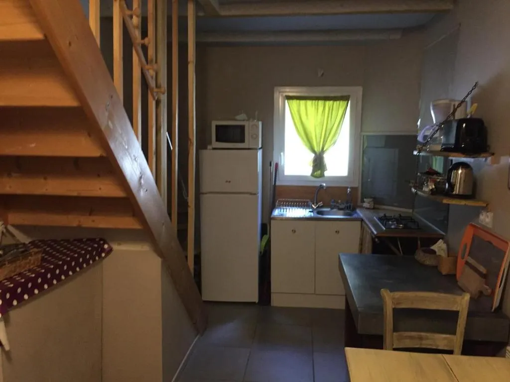 Kitchen or kitchenette in Accacia Home