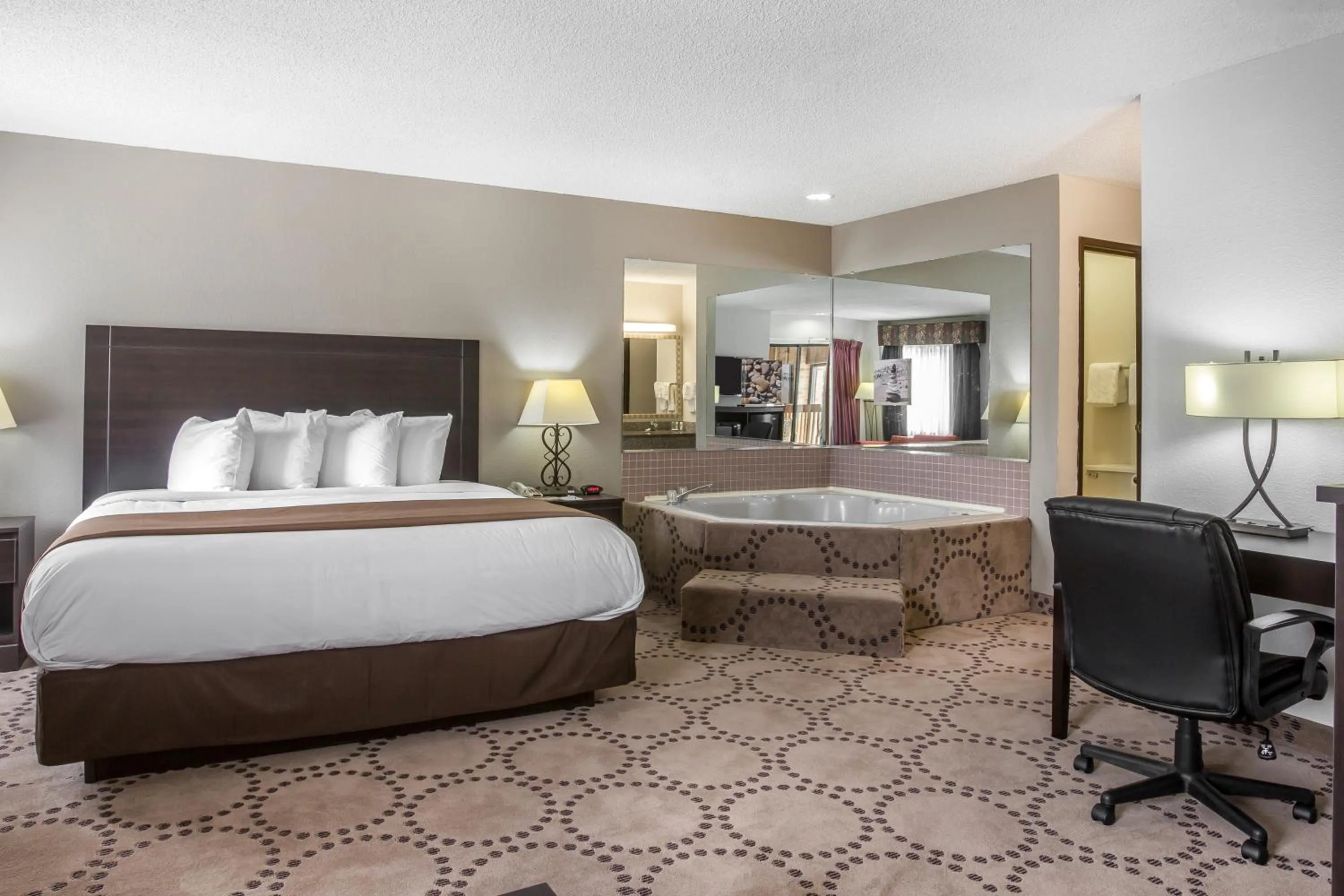 Photo of the whole room, Bed in Quality Inn Stockbridge Atlanta South