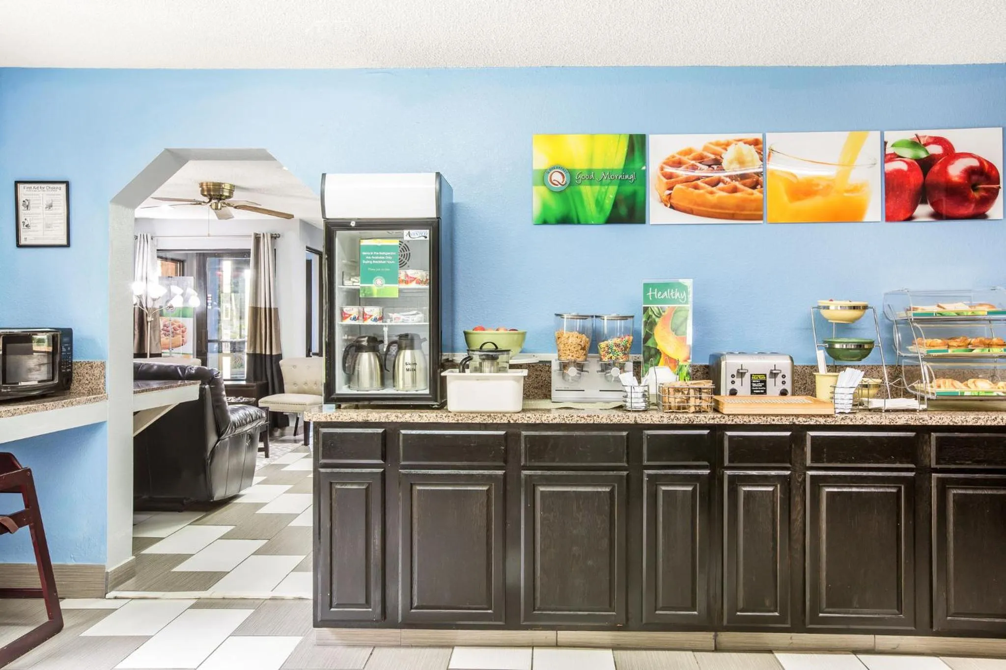 Kitchen or kitchenette in Quality Inn Stockbridge Atlanta South