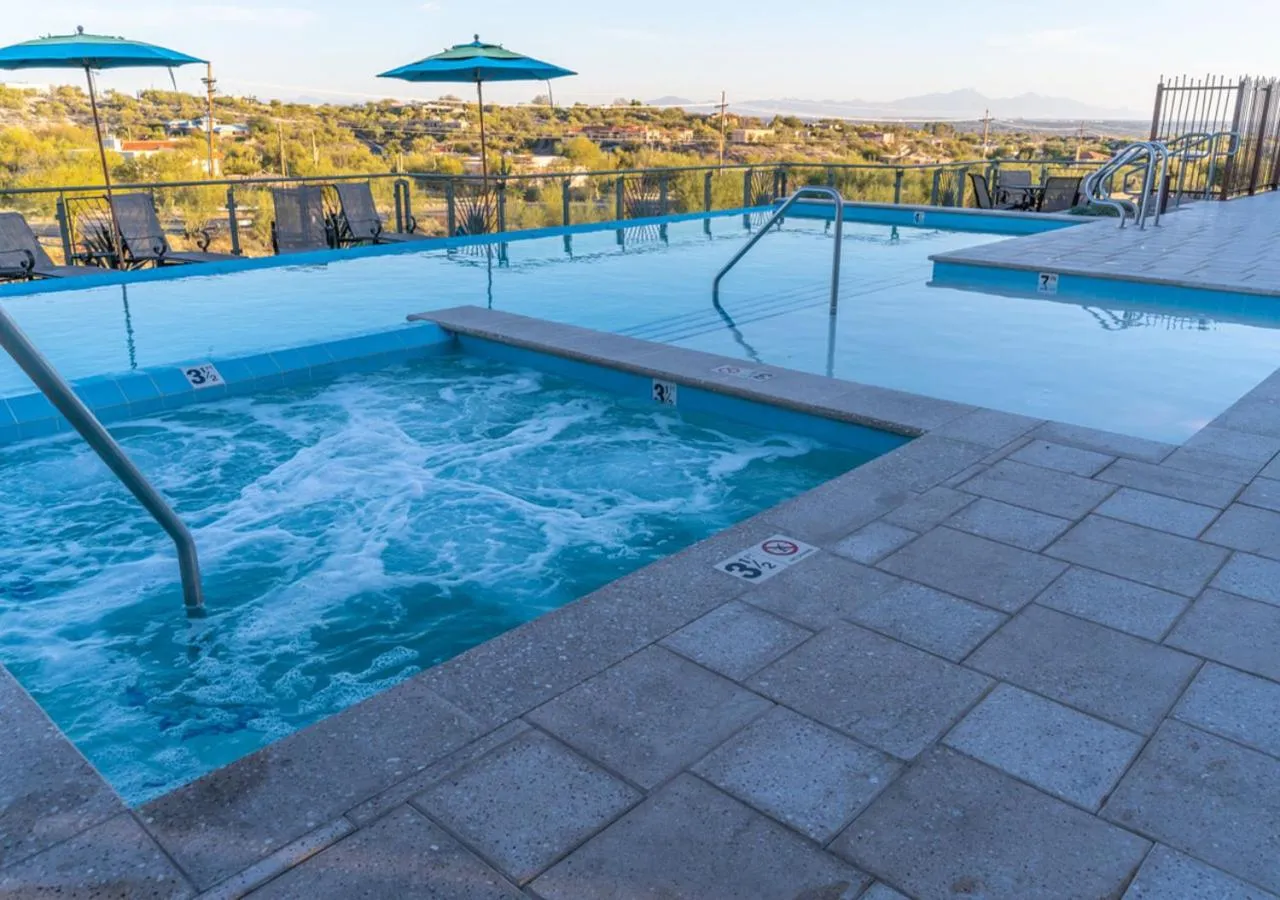 Swimming pool in Hacienda del Sol Guest Ranch Resort