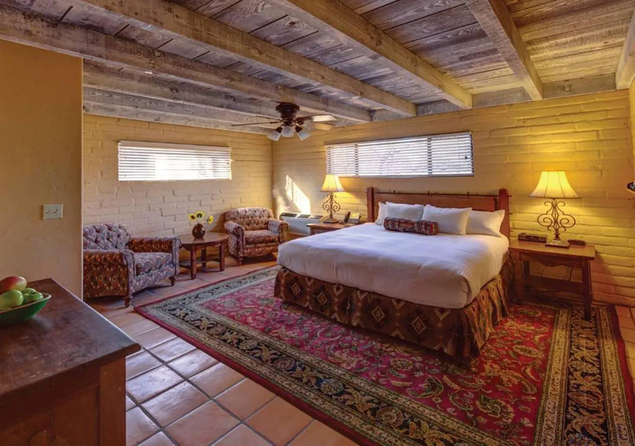 Bedroom, Bed in Hacienda del Sol Guest Ranch Resort