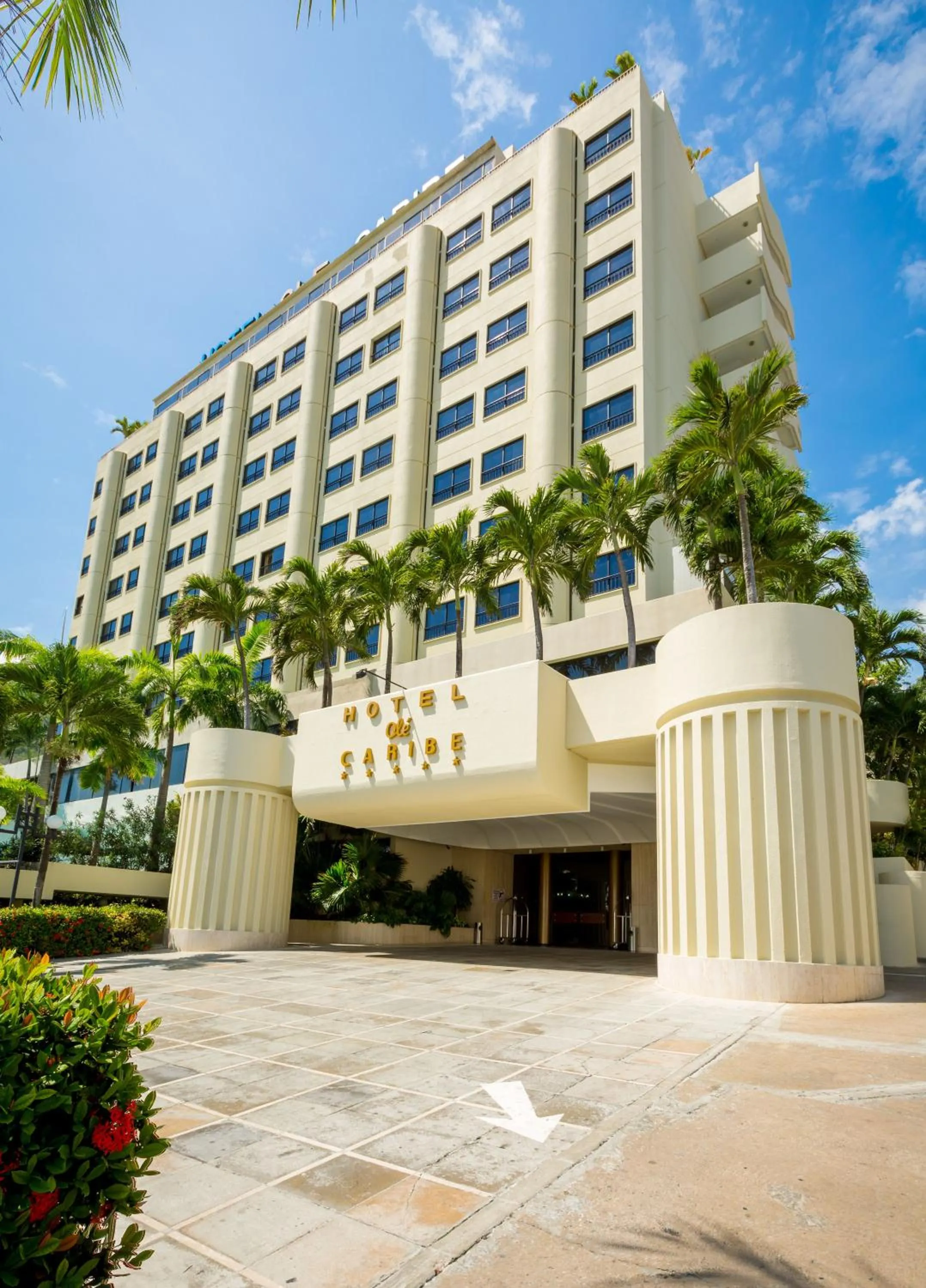 Property building in Hotel Olé Caribe