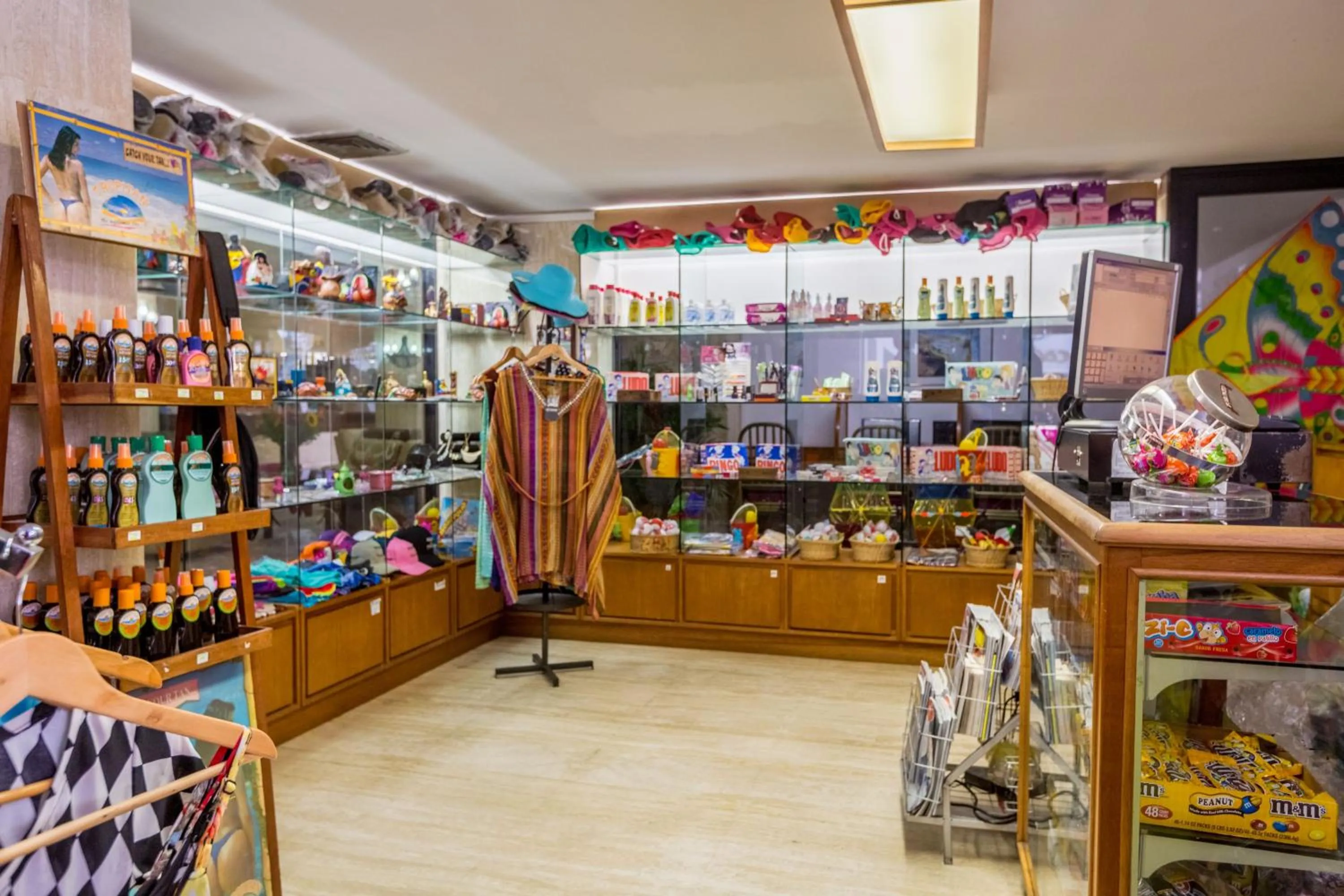 On-site shops in Hotel Olé Caribe