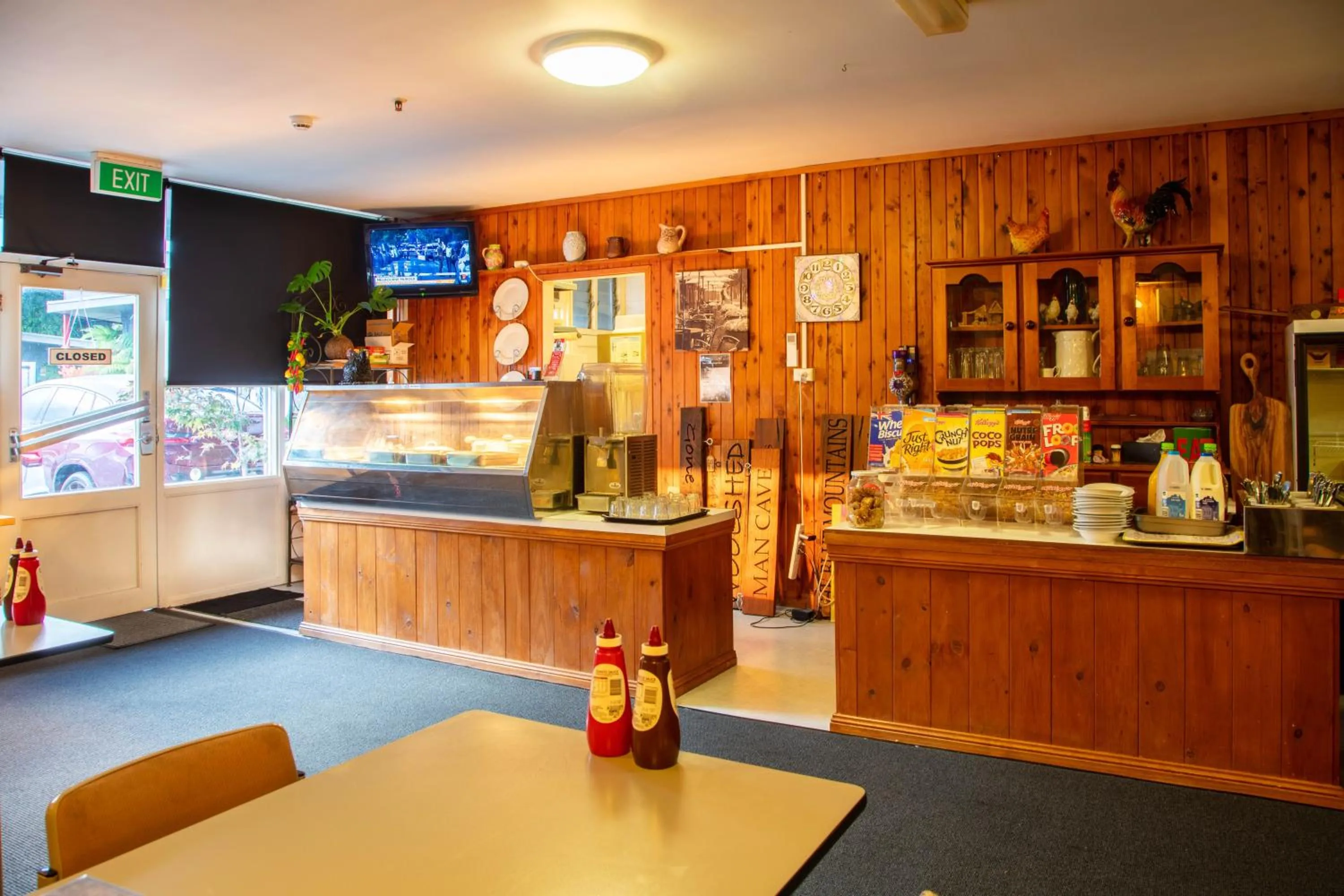 Seating area in Kookaburra Lodge