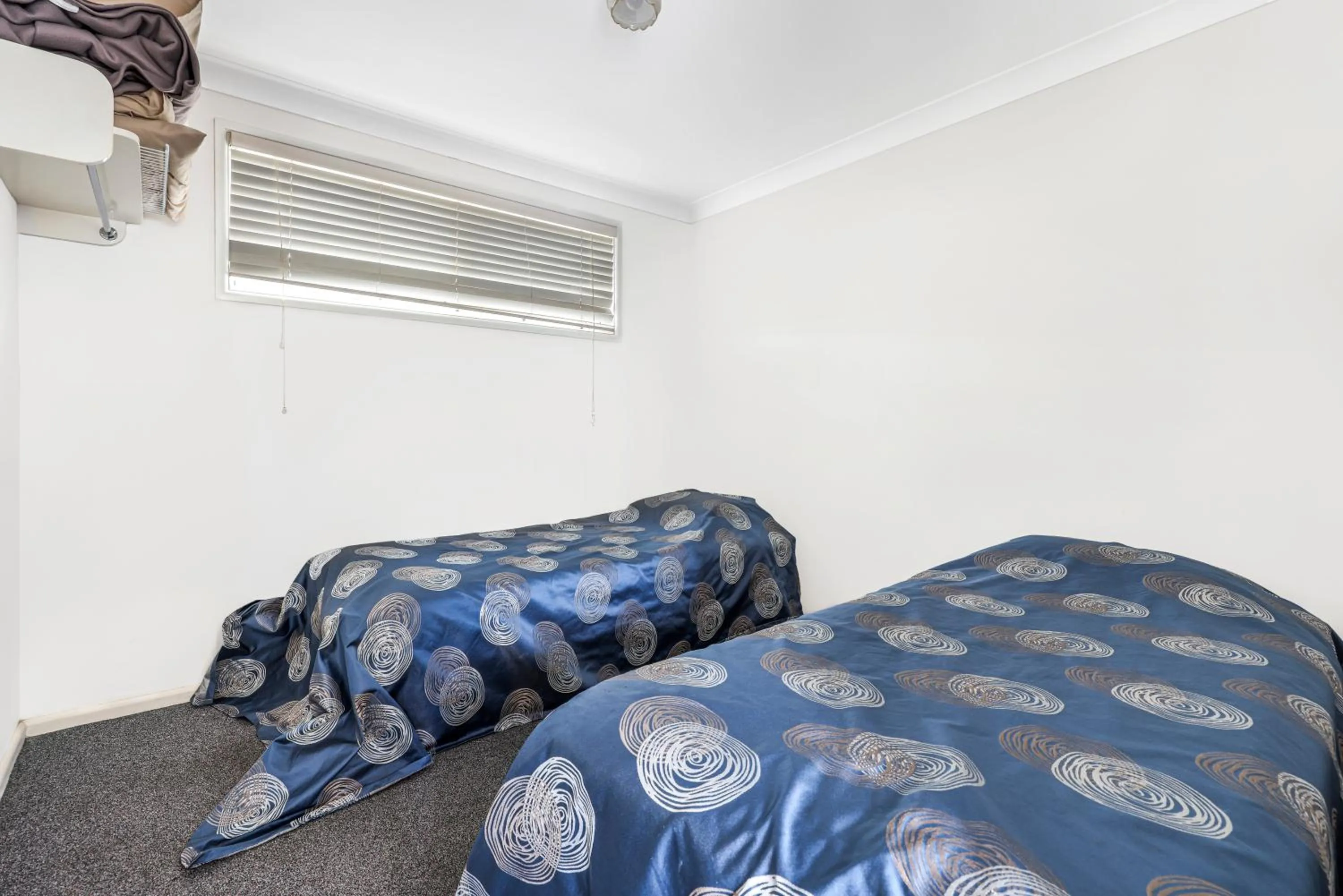 Bed in Tamworth Lodge Motel