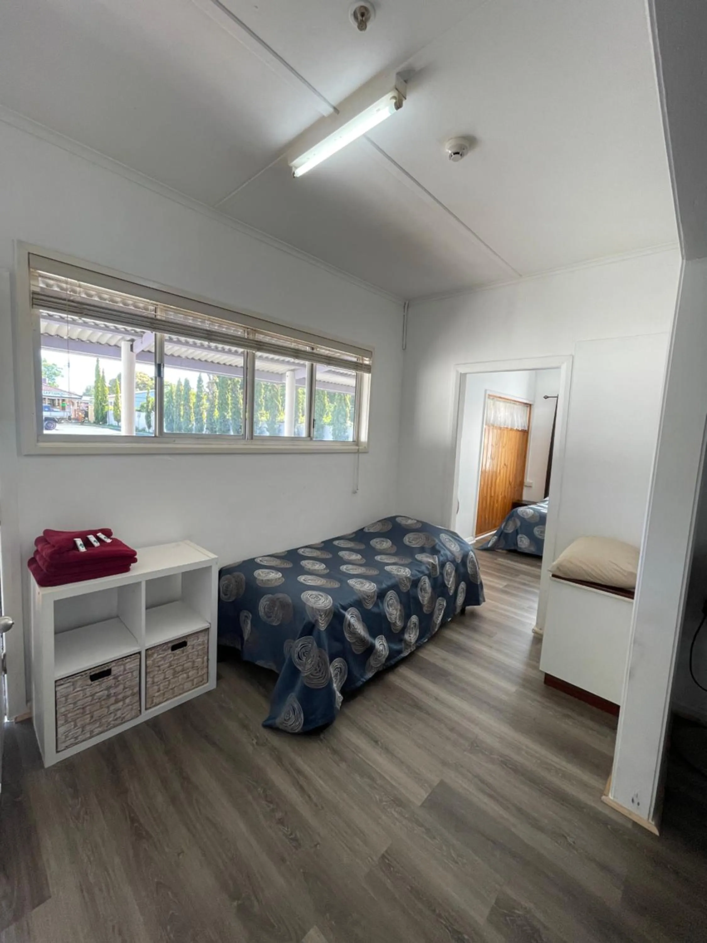 Bed in Tamworth Lodge Motel