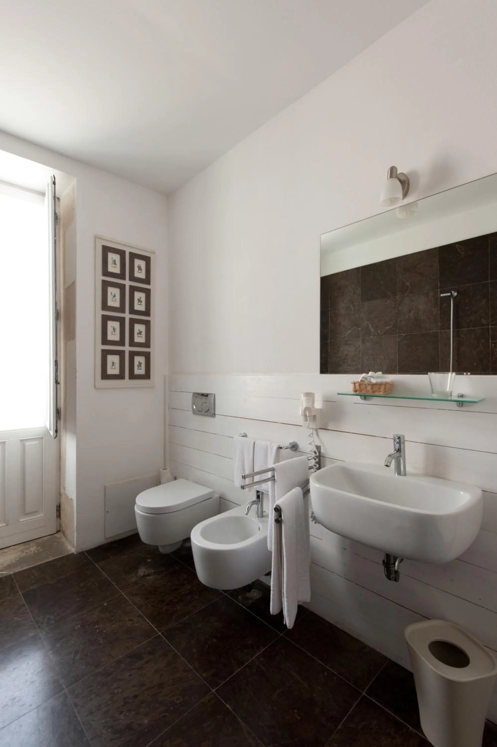 Toilet in Hotel Gutkowski