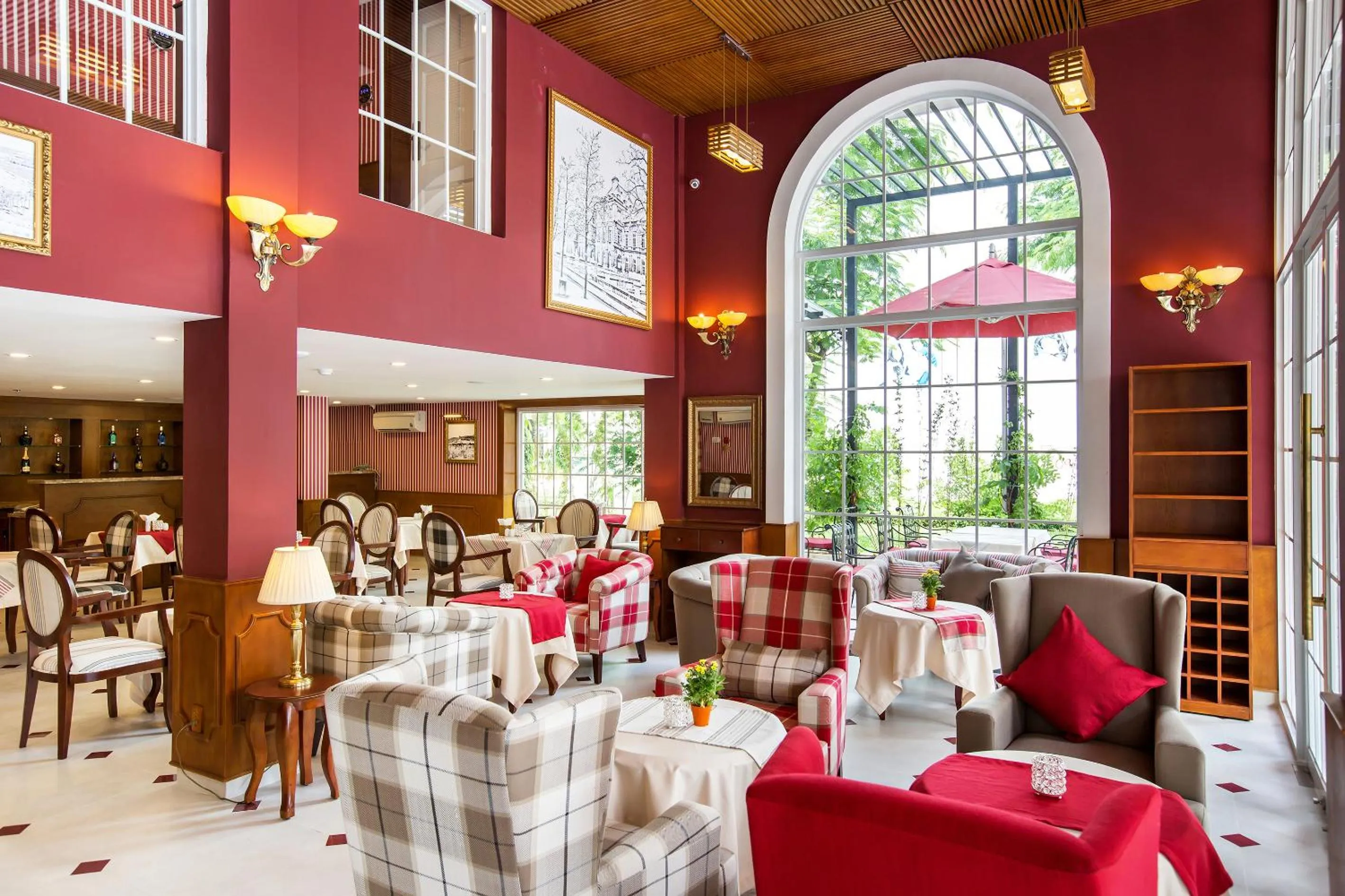 Lobby or reception in Hotel L'Odéon Phu My Hung