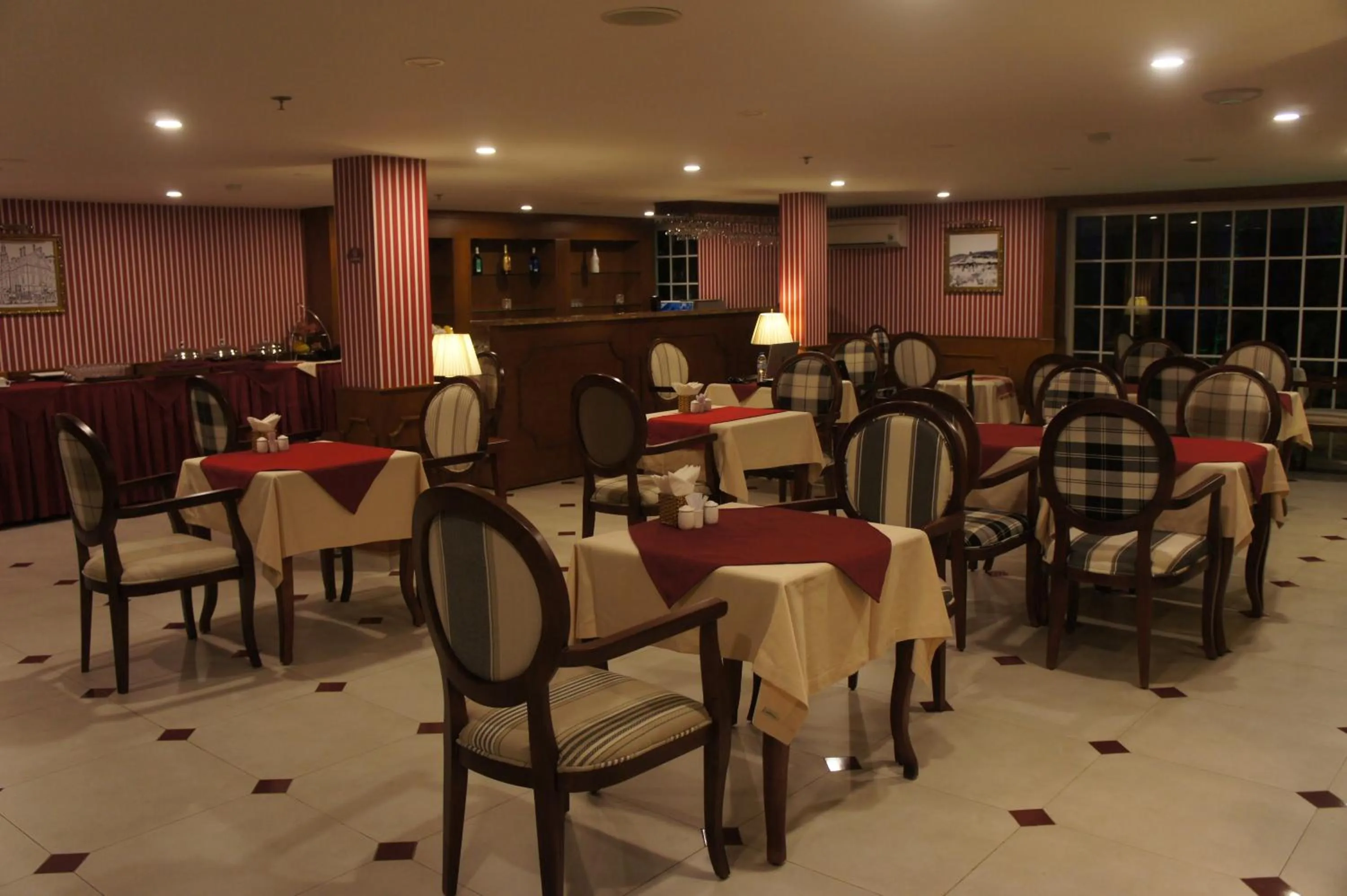 Restaurant/places to eat in Hotel L'Odéon Phu My Hung