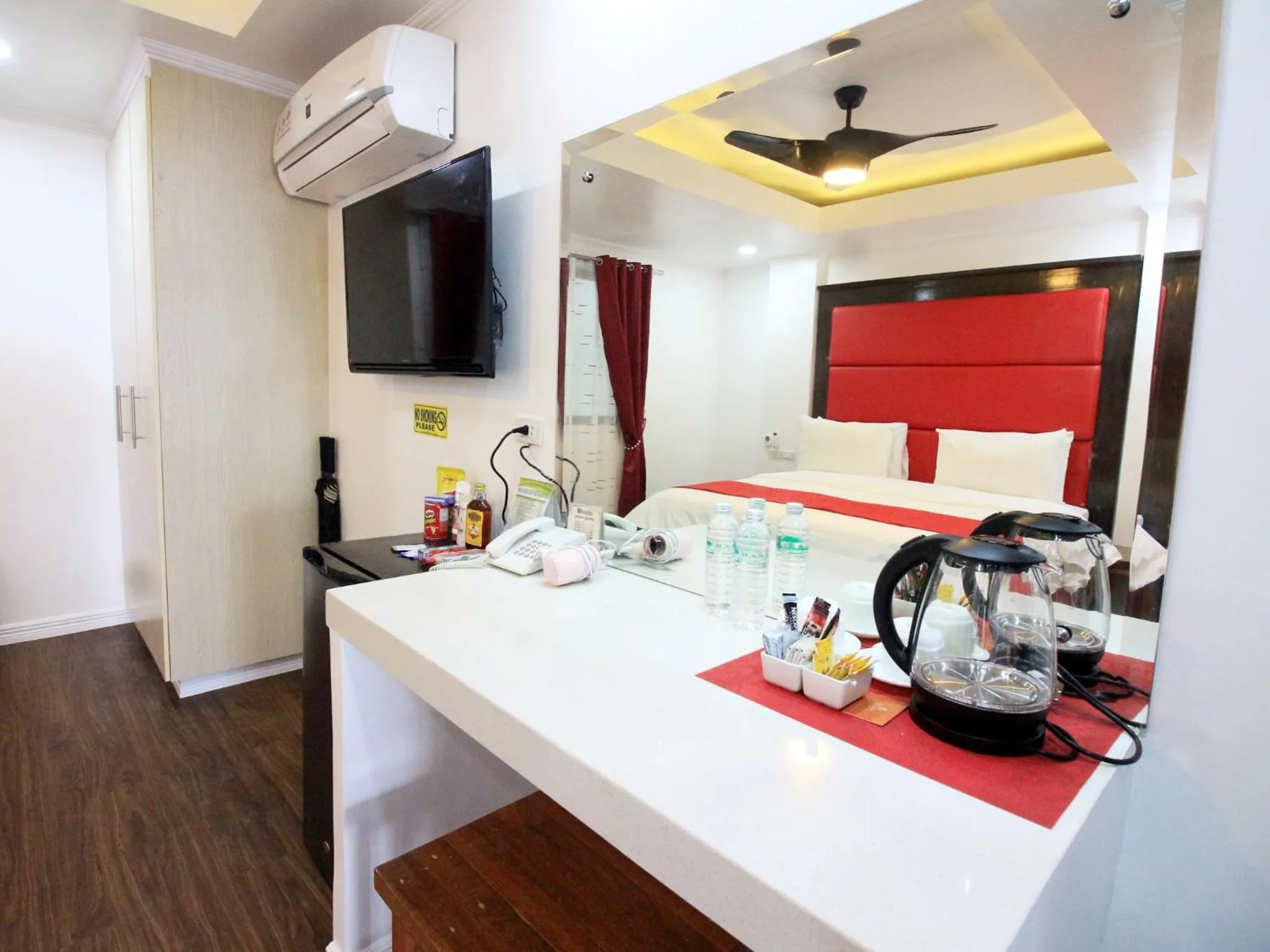 Coffee/tea facilities in Manarra Sea View Resort