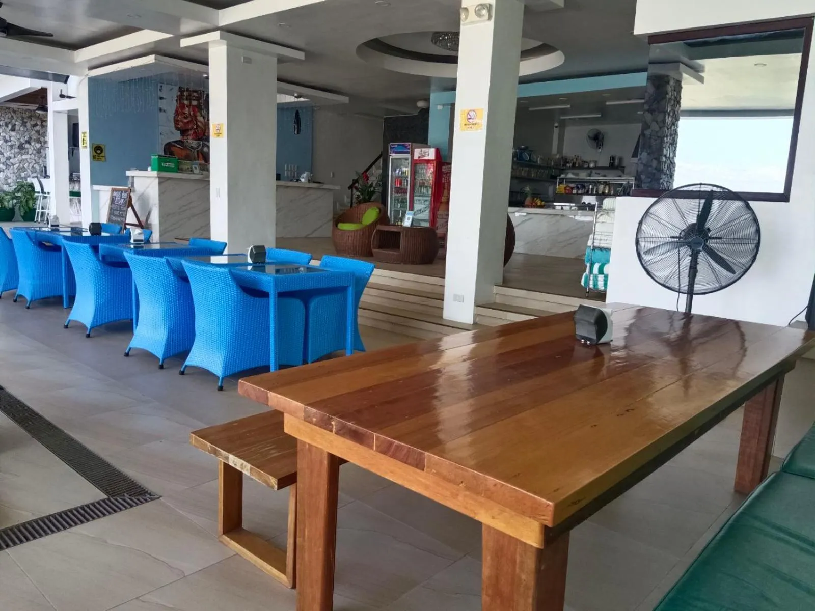 Restaurant/places to eat in Manarra Sea View Resort