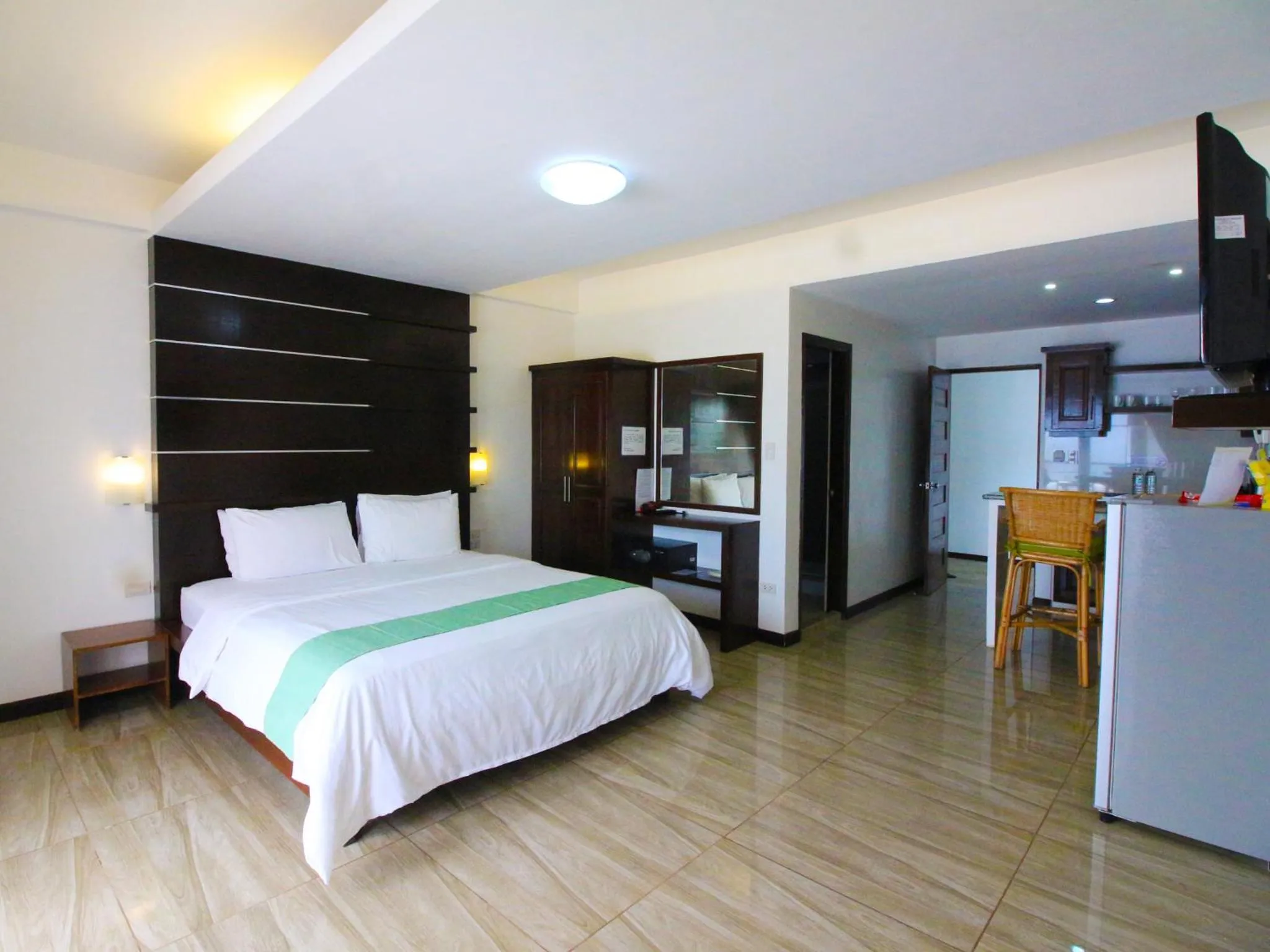 Photo of the whole room, Bed in Manarra Sea View Resort