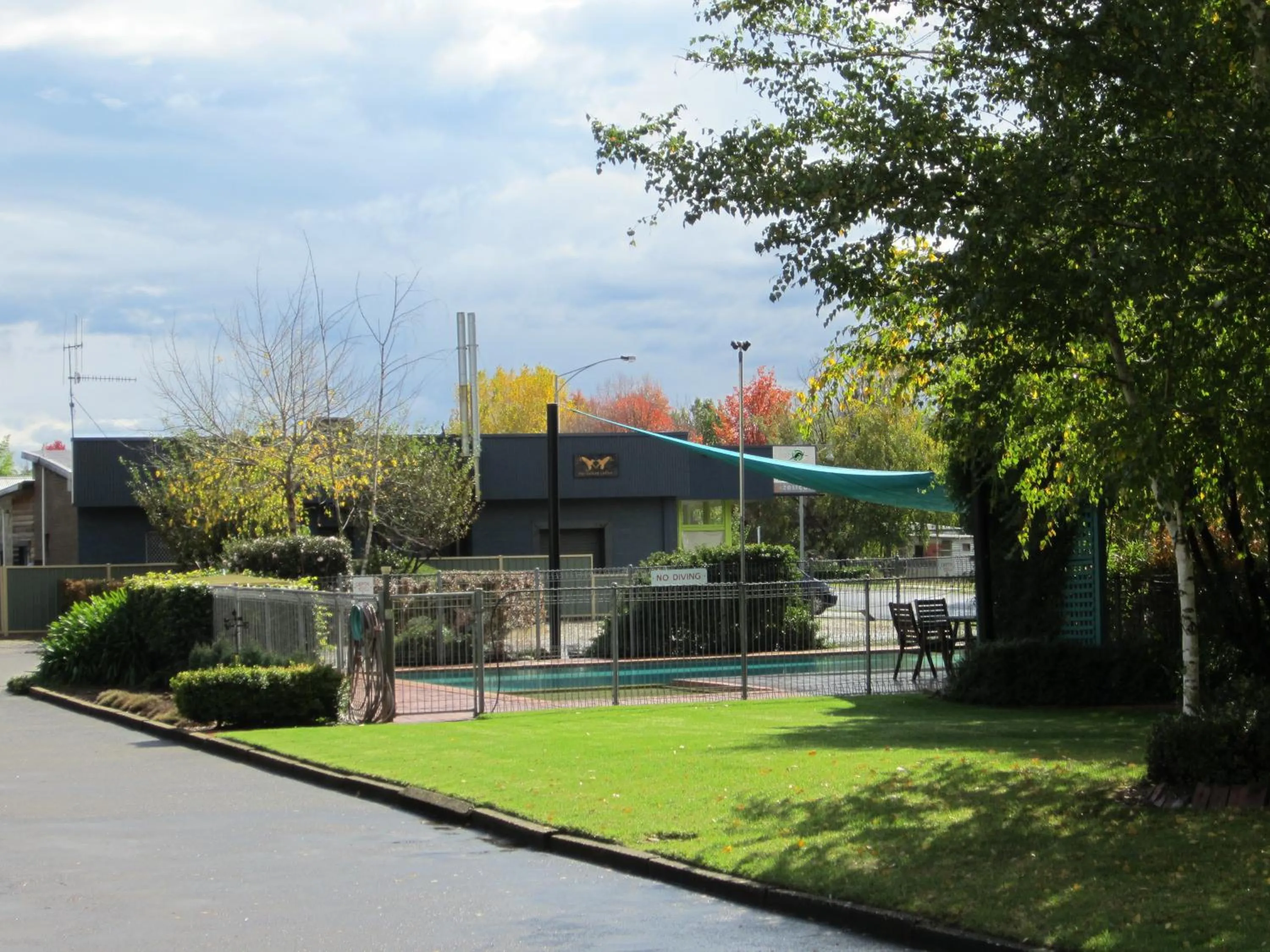 Swimming pool in Snowgum Motel