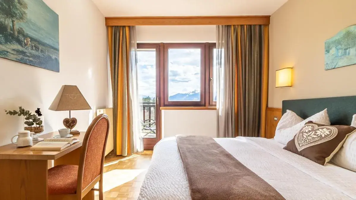 Standard Double or Twin Room in Hotel Arcobaleno Standard Double or Twin Room in Hotel Arcobaleno