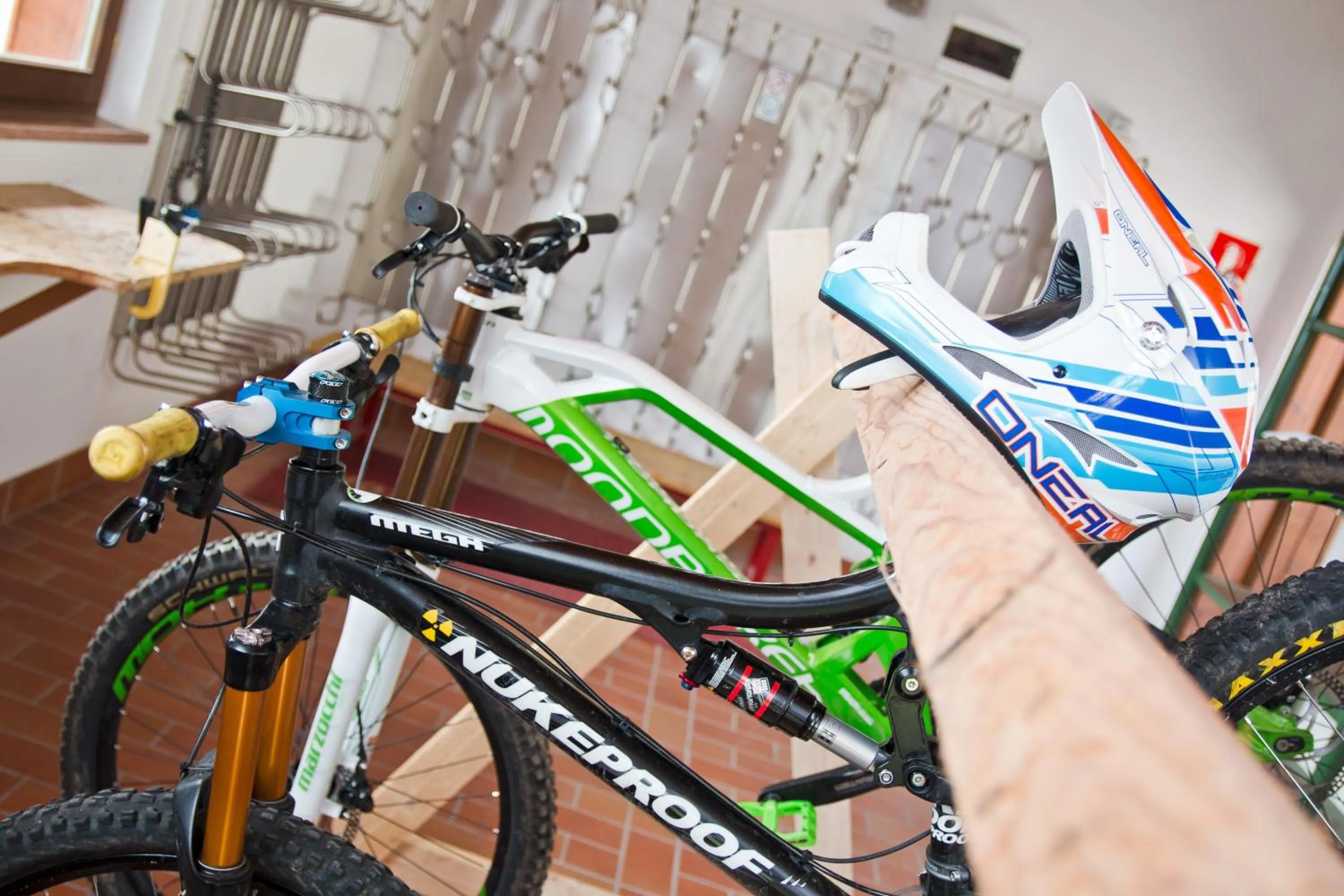 People in Hotel Arcobaleno