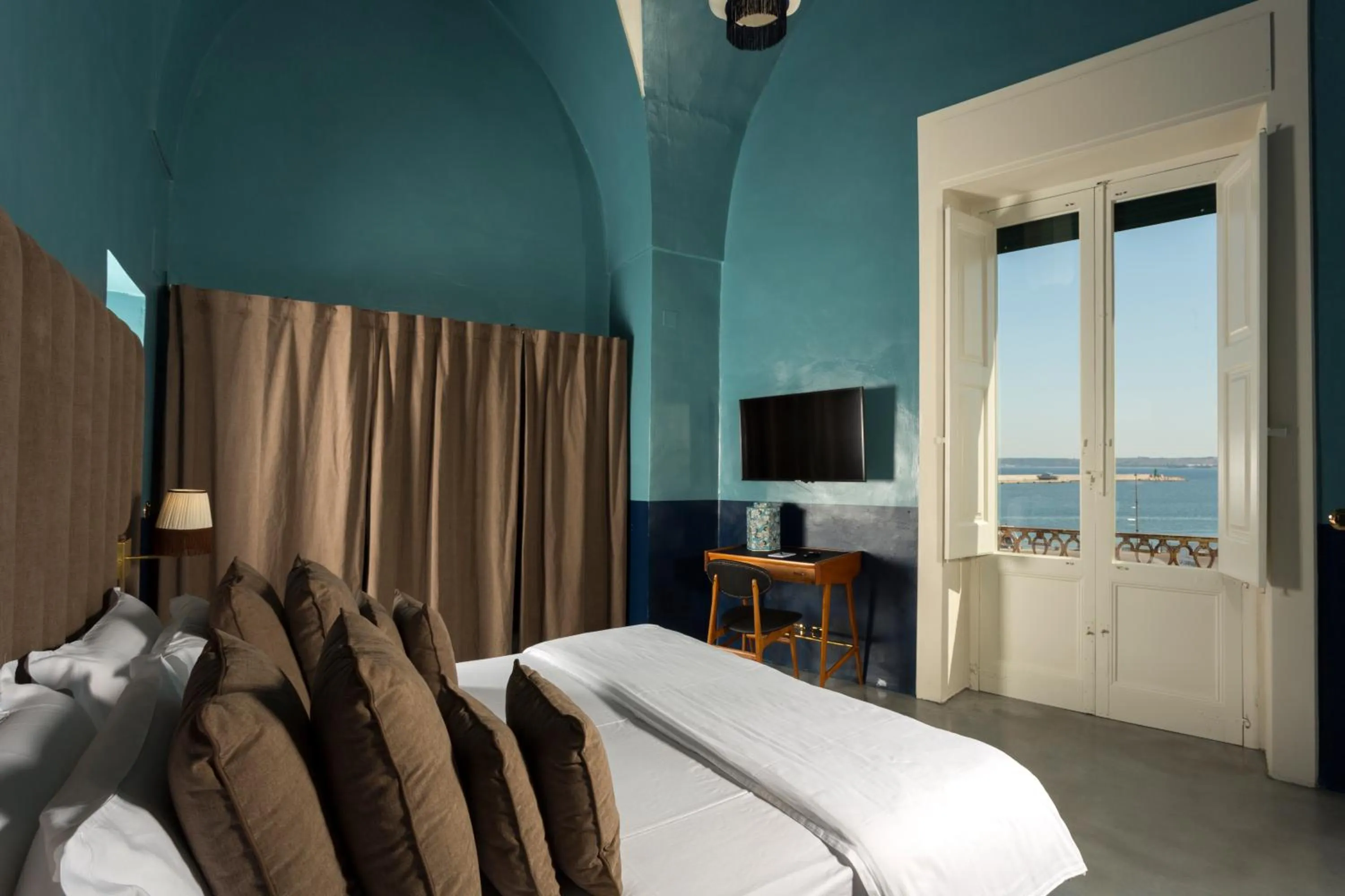 TV and multimedia, Bed in Palazzo Colombo