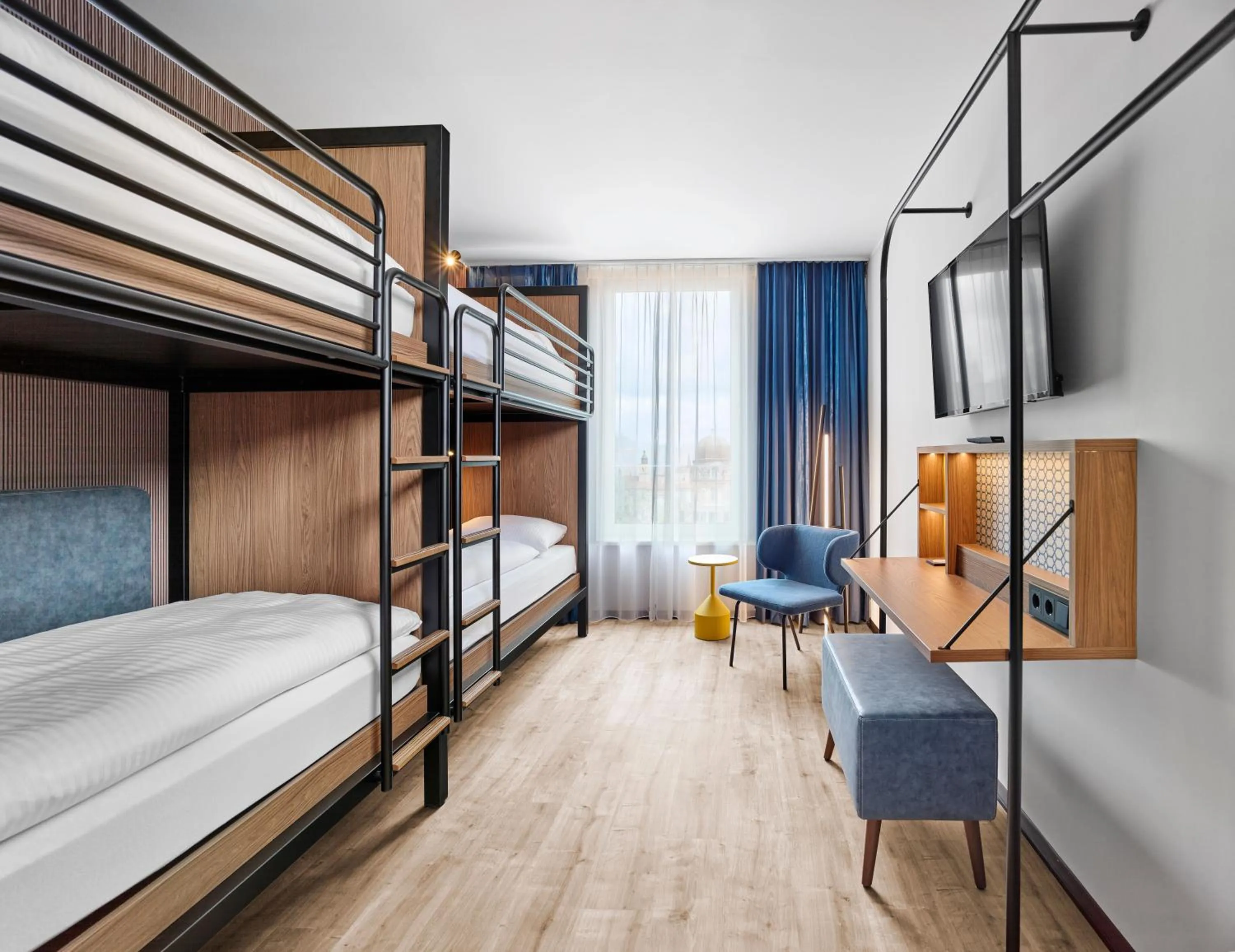 Photo of the whole room, Bed in H2 Hotel Erfurt