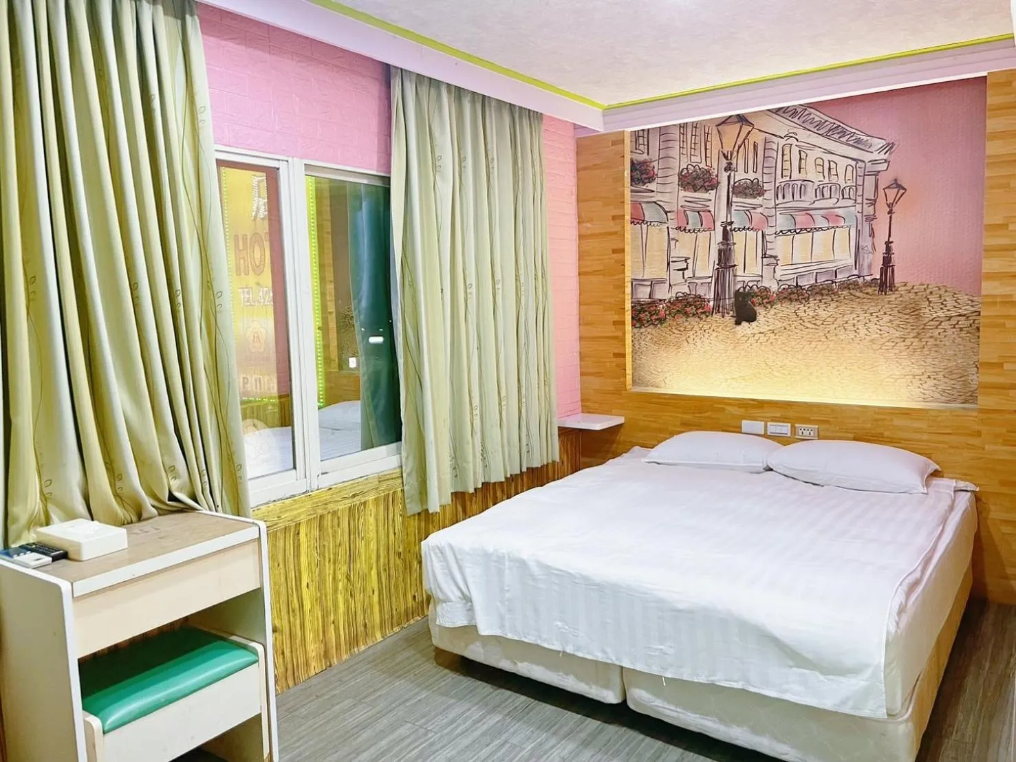 Bed in Clover house-自助式無人旅店