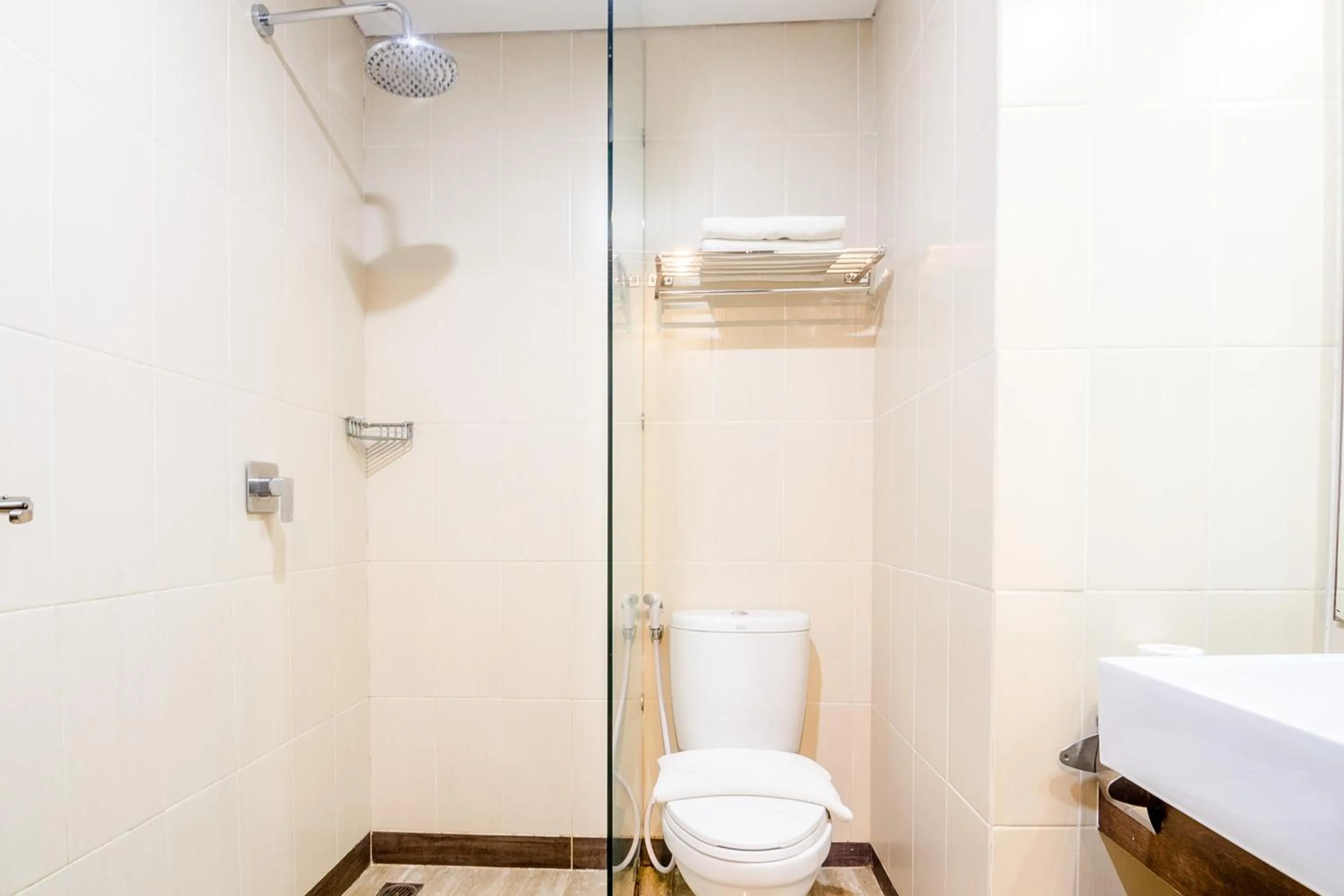 Bathroom in Tasneem Hotel Malioboro Yogyakarta