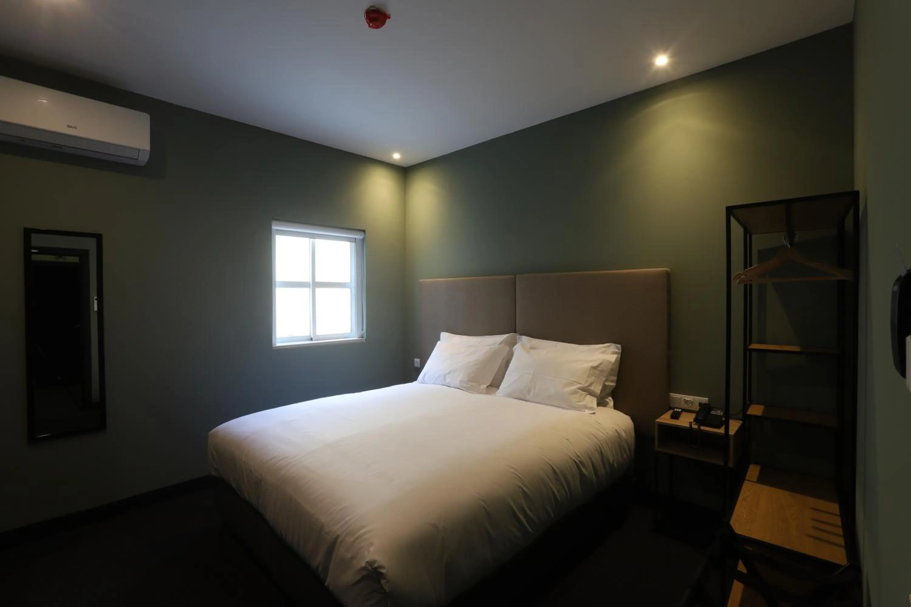 Bedroom, Bed in Albufeira Lounge Hotel