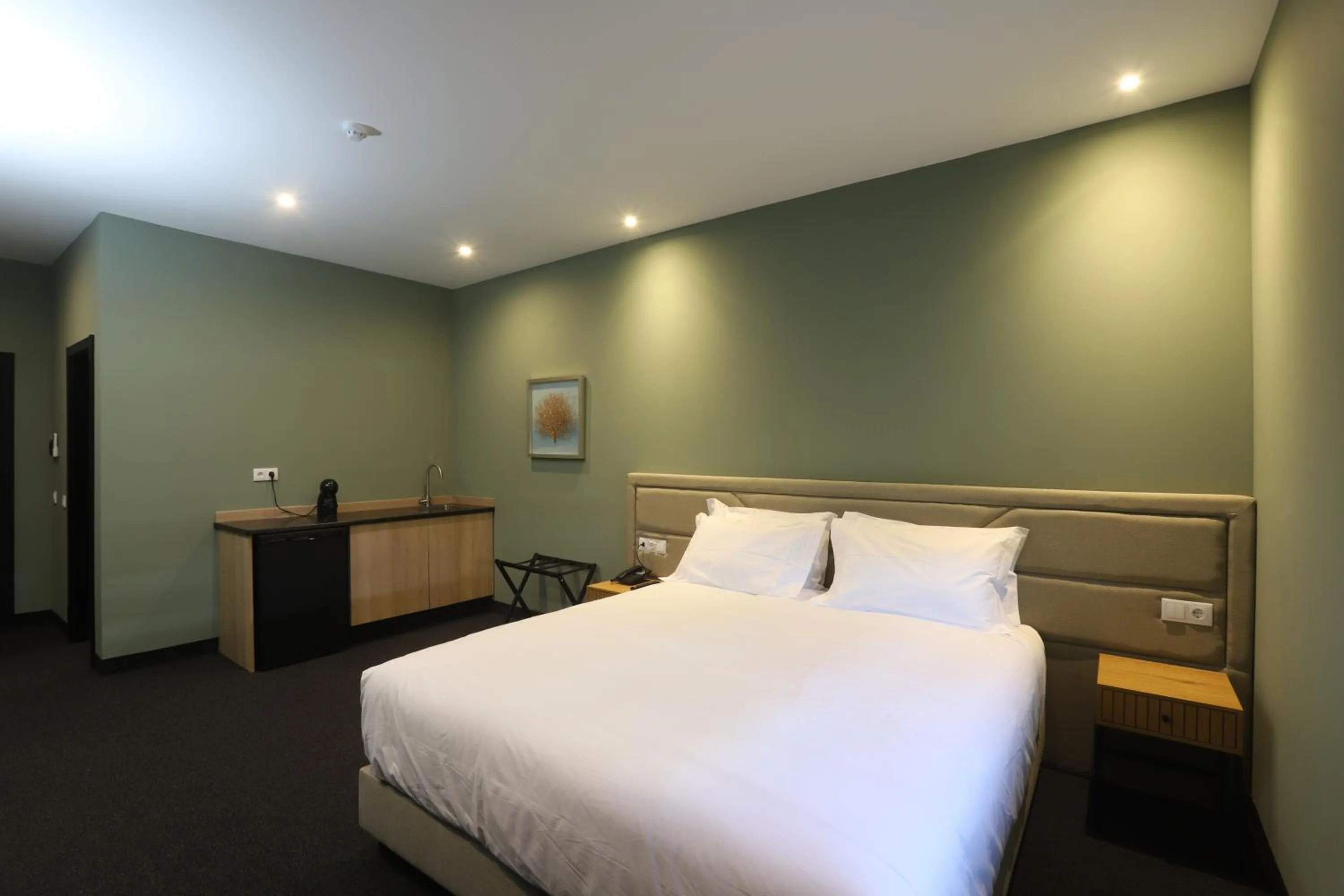 Bedroom, Bed in Albufeira Lounge Hotel