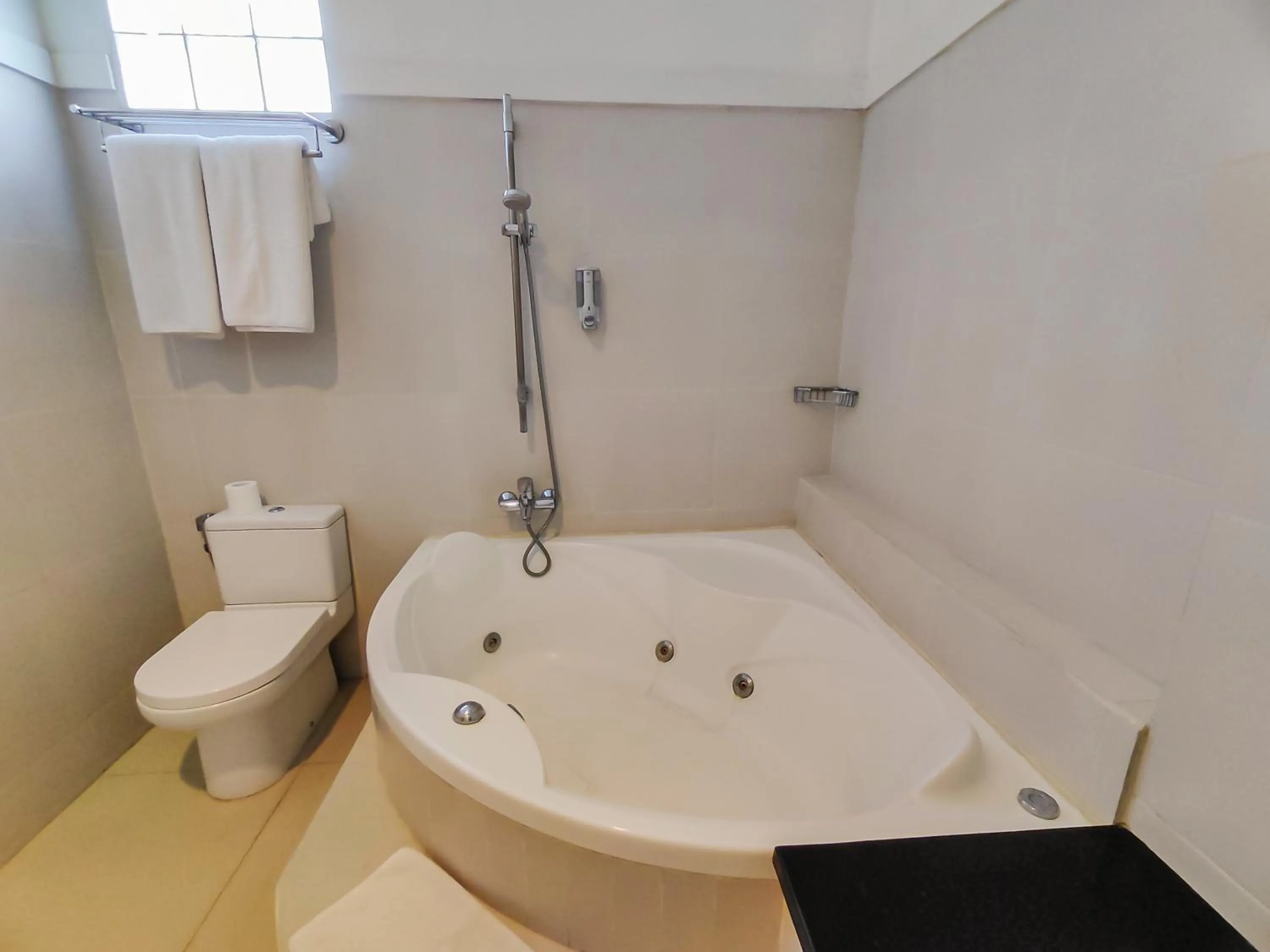 Shower in Seminyak Square Hotel And Villas