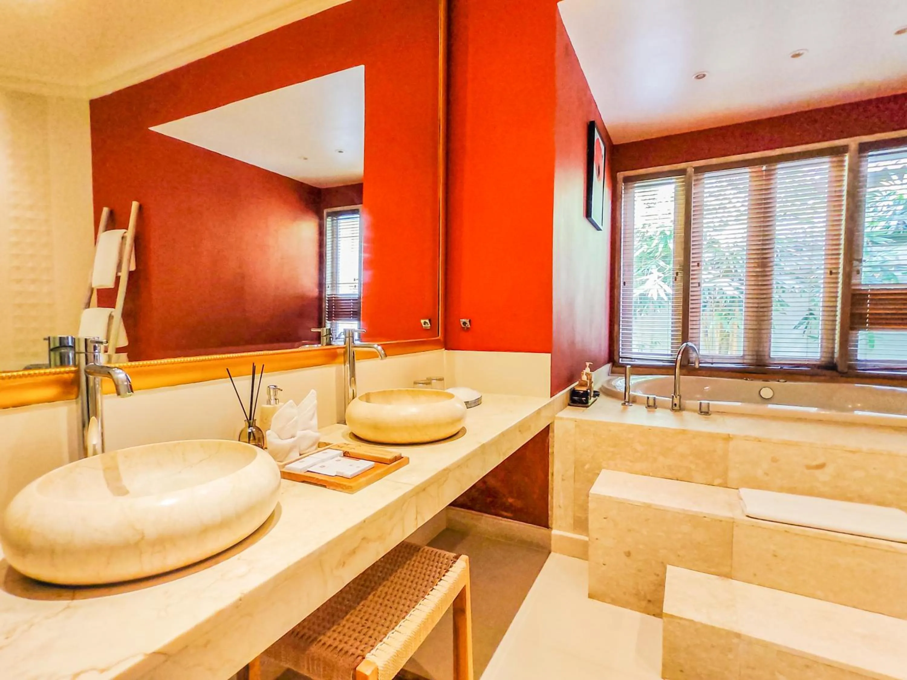 Bathroom in Seminyak Square Hotel And Villas