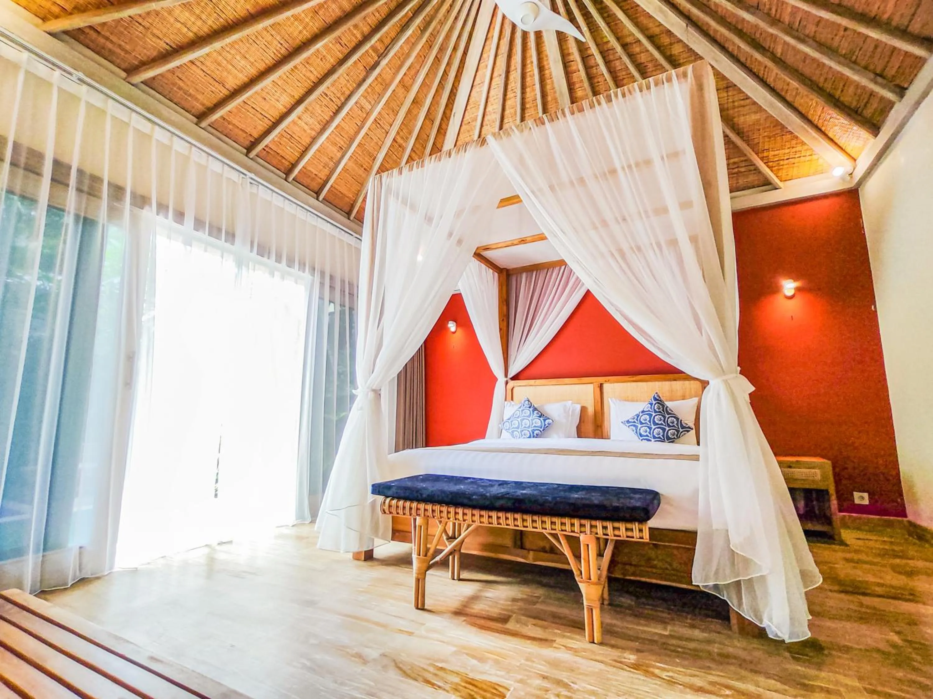 Bed in Seminyak Square Hotel And Villas