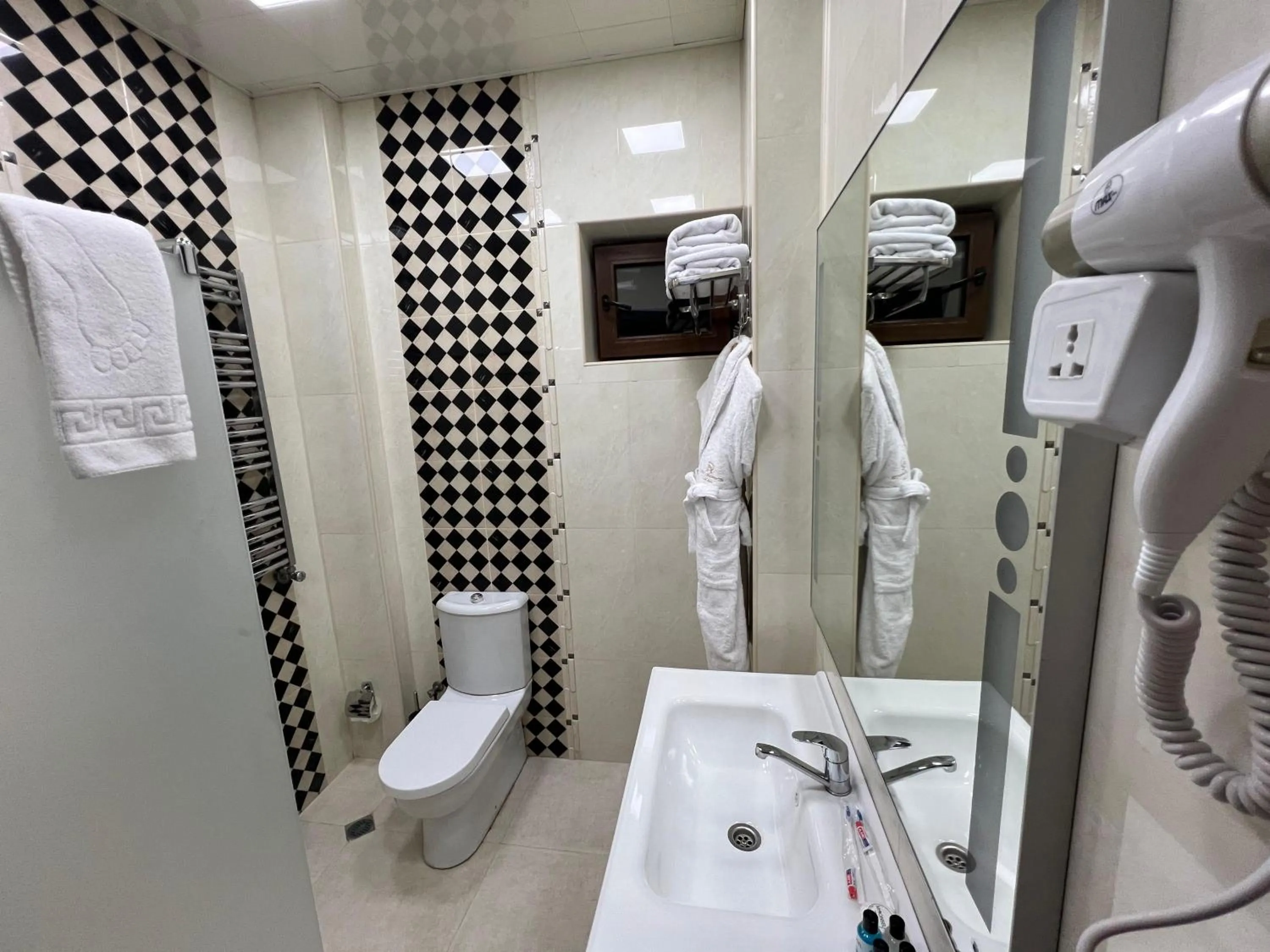 Bathroom in Royal Mansion Hotel