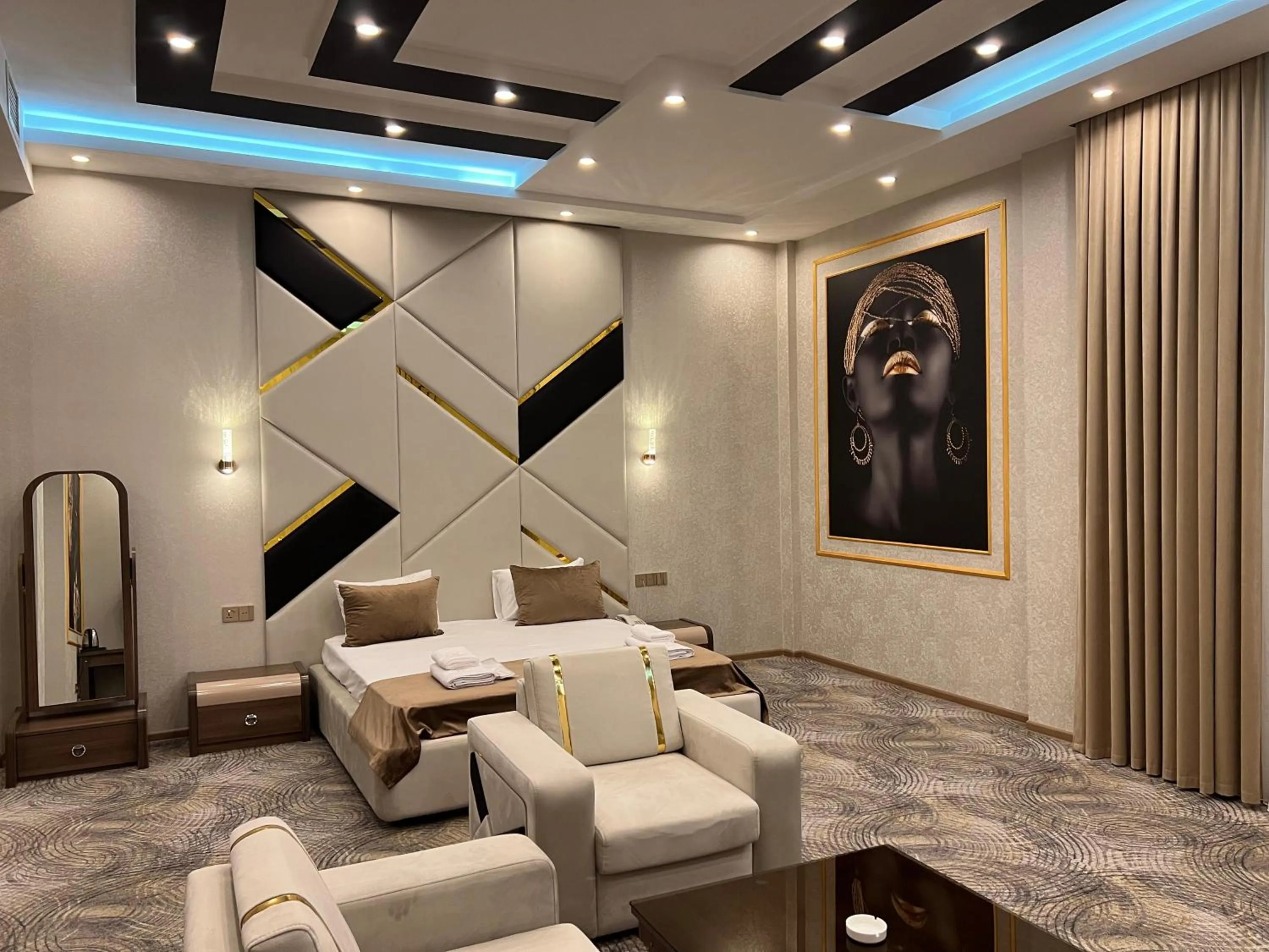 Bedroom in Royal Mansion Hotel