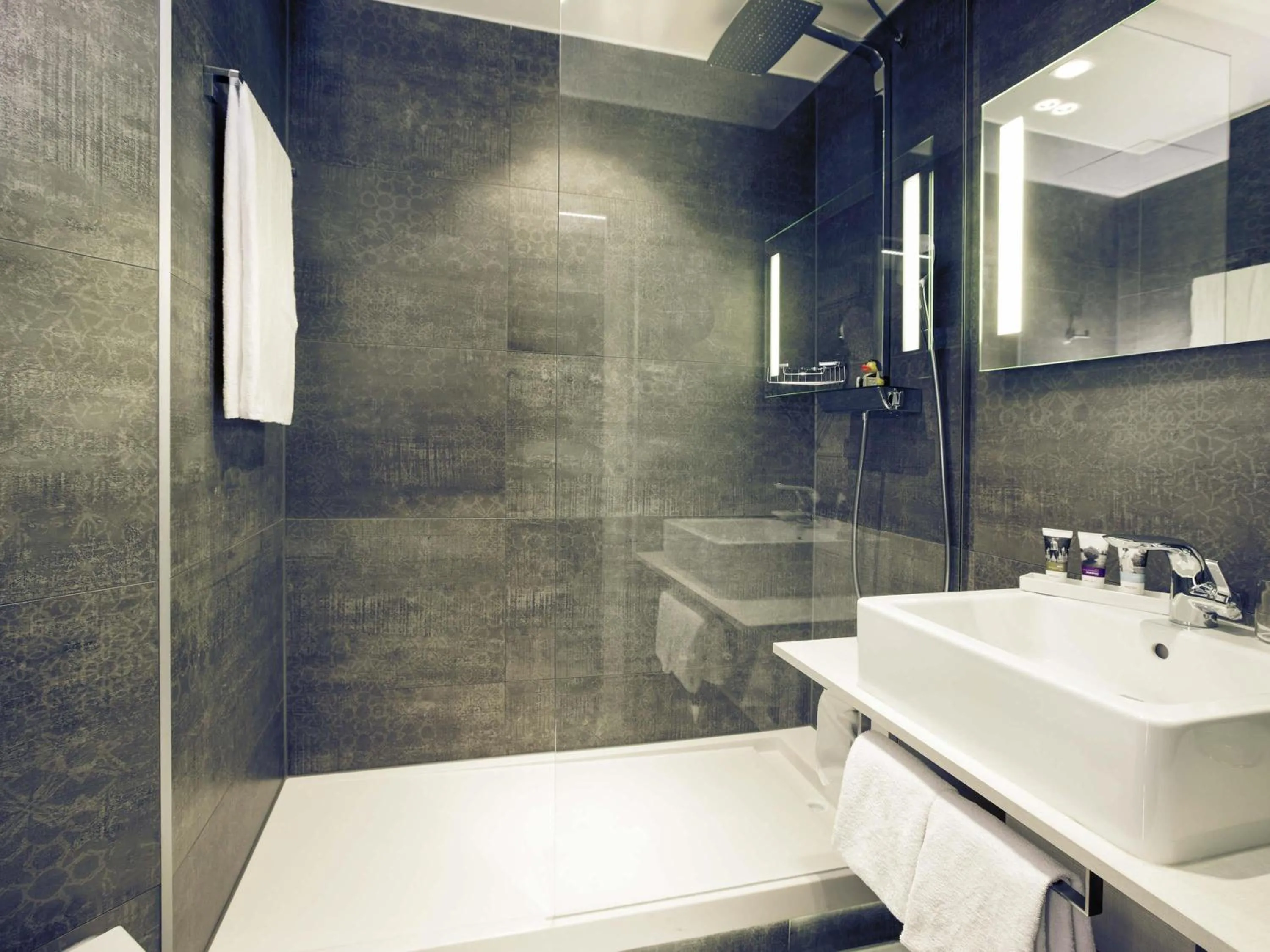 Bedroom in Mercure Vienna First