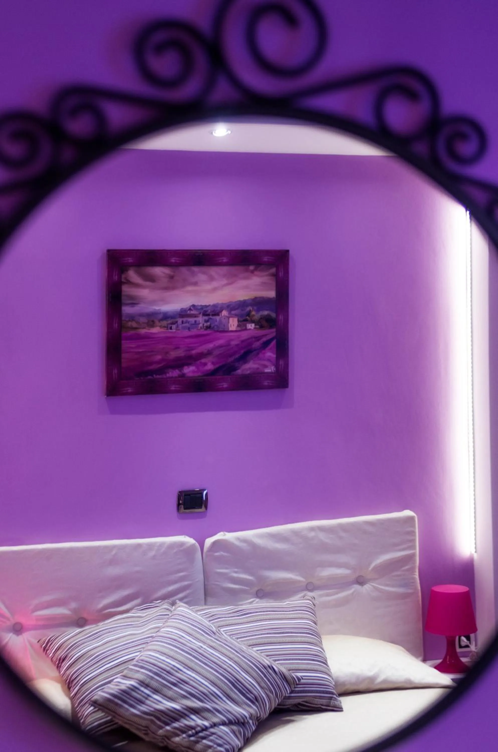 Decorative detail, Bed in Hotel Rainbow