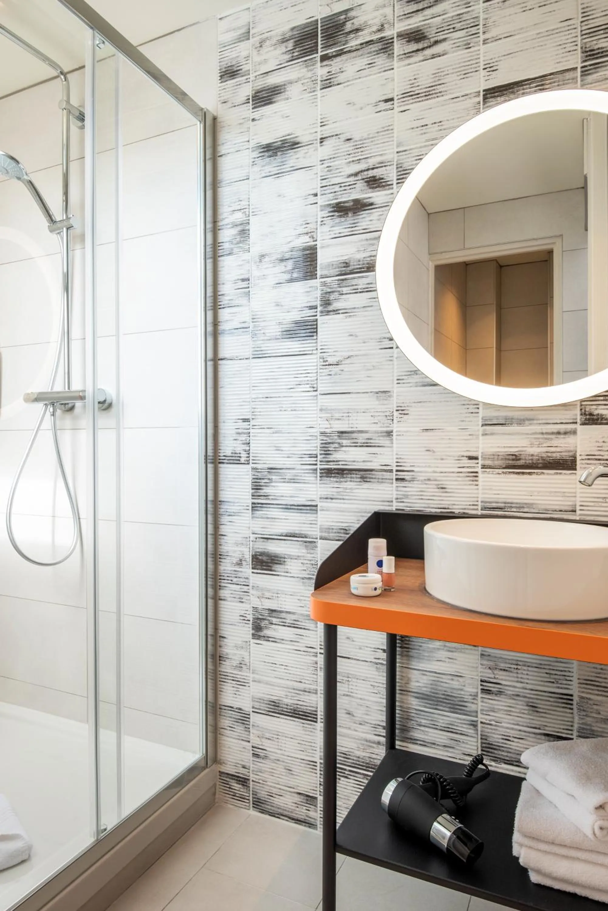 Bathroom in Ibis Styles Hotel Paris Gare de Lyon Bastille