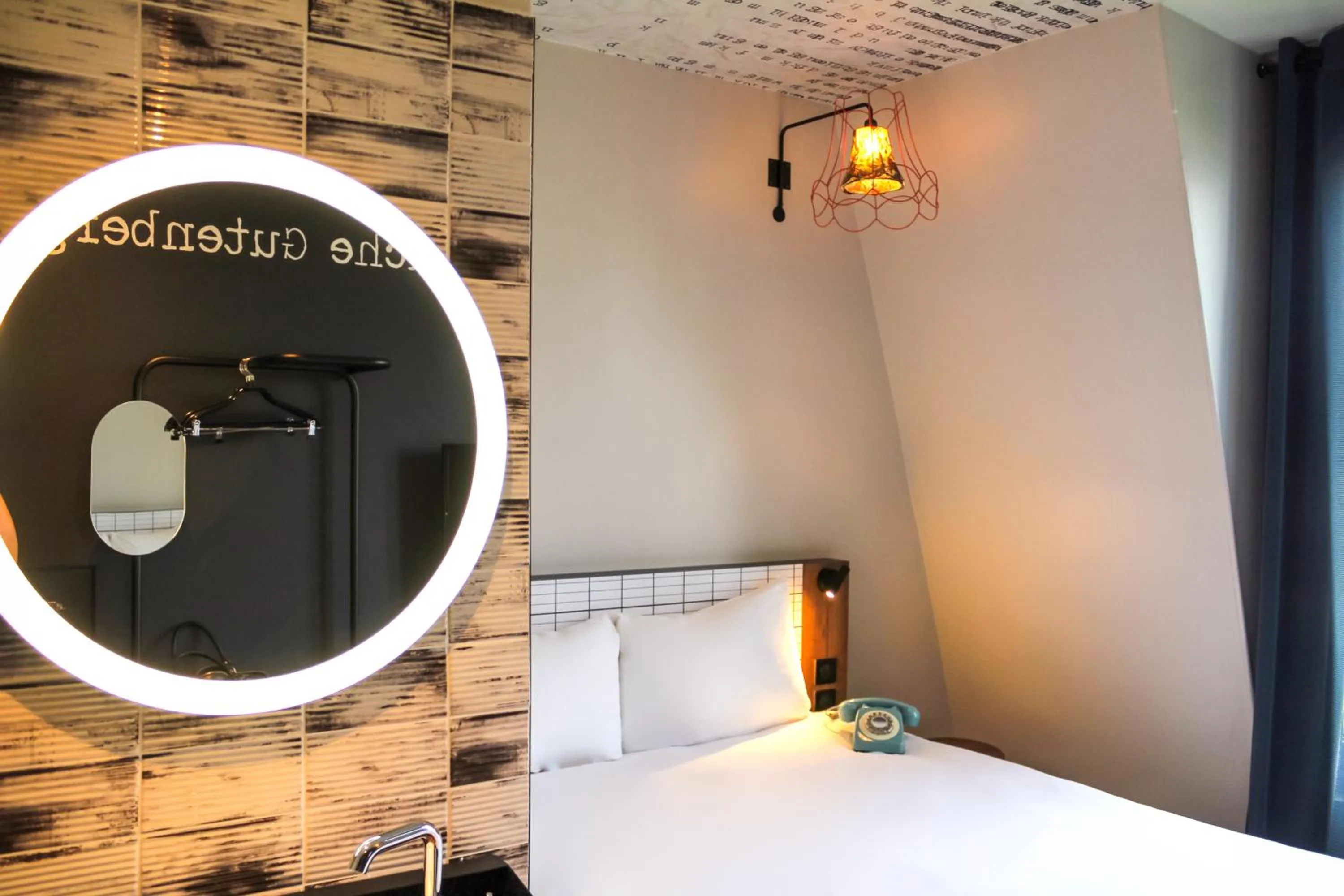 Bedroom, Bed in Ibis Styles Hotel Paris Gare de Lyon Bastille