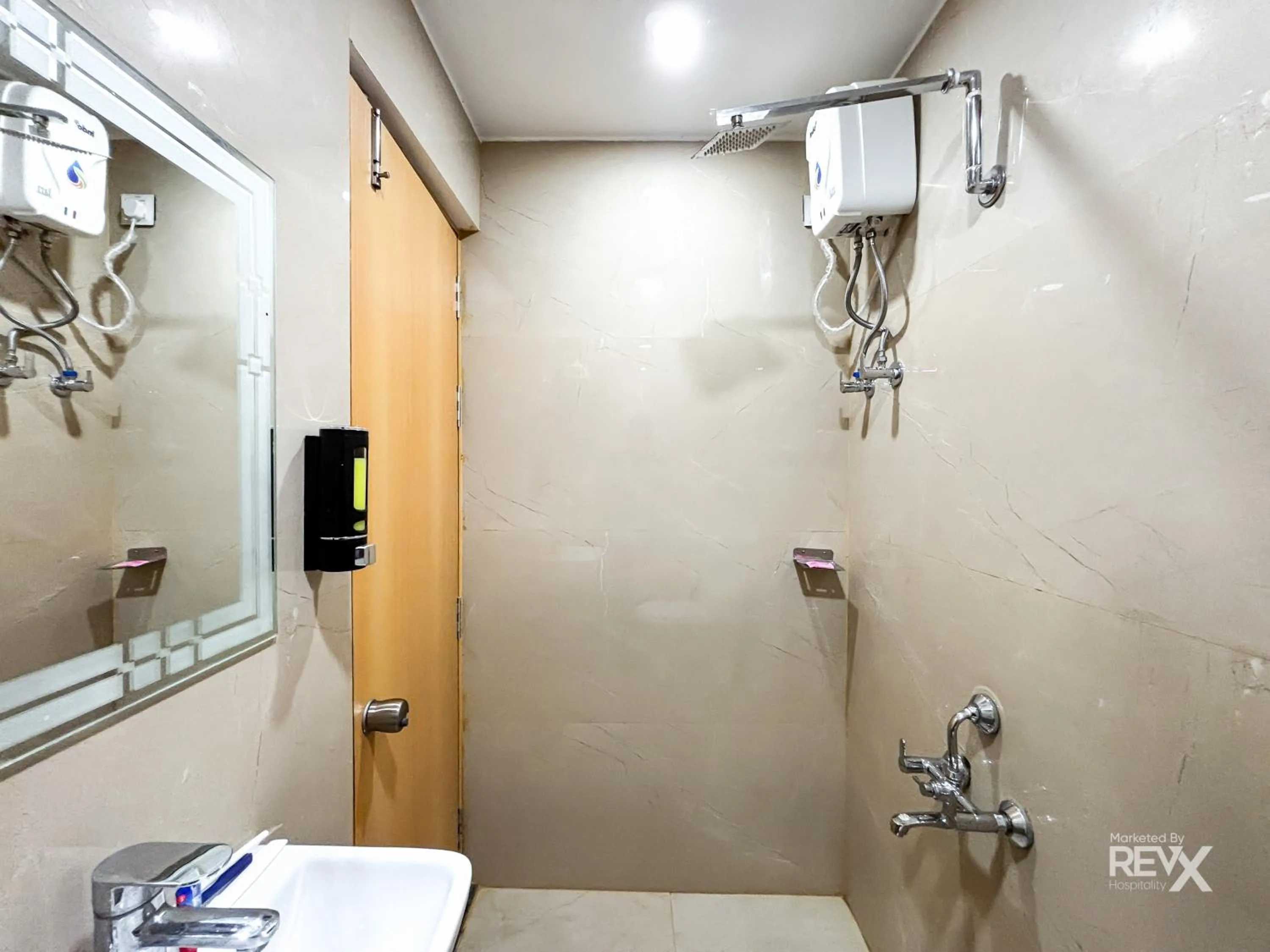 Bathroom in Hotel Manas Inn