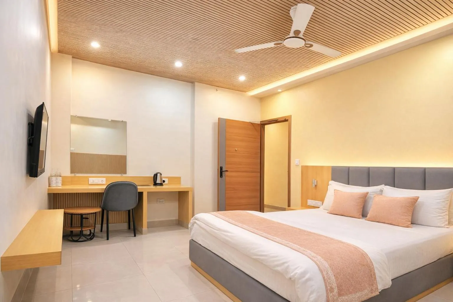 Bed in Hotel Manas Inn
