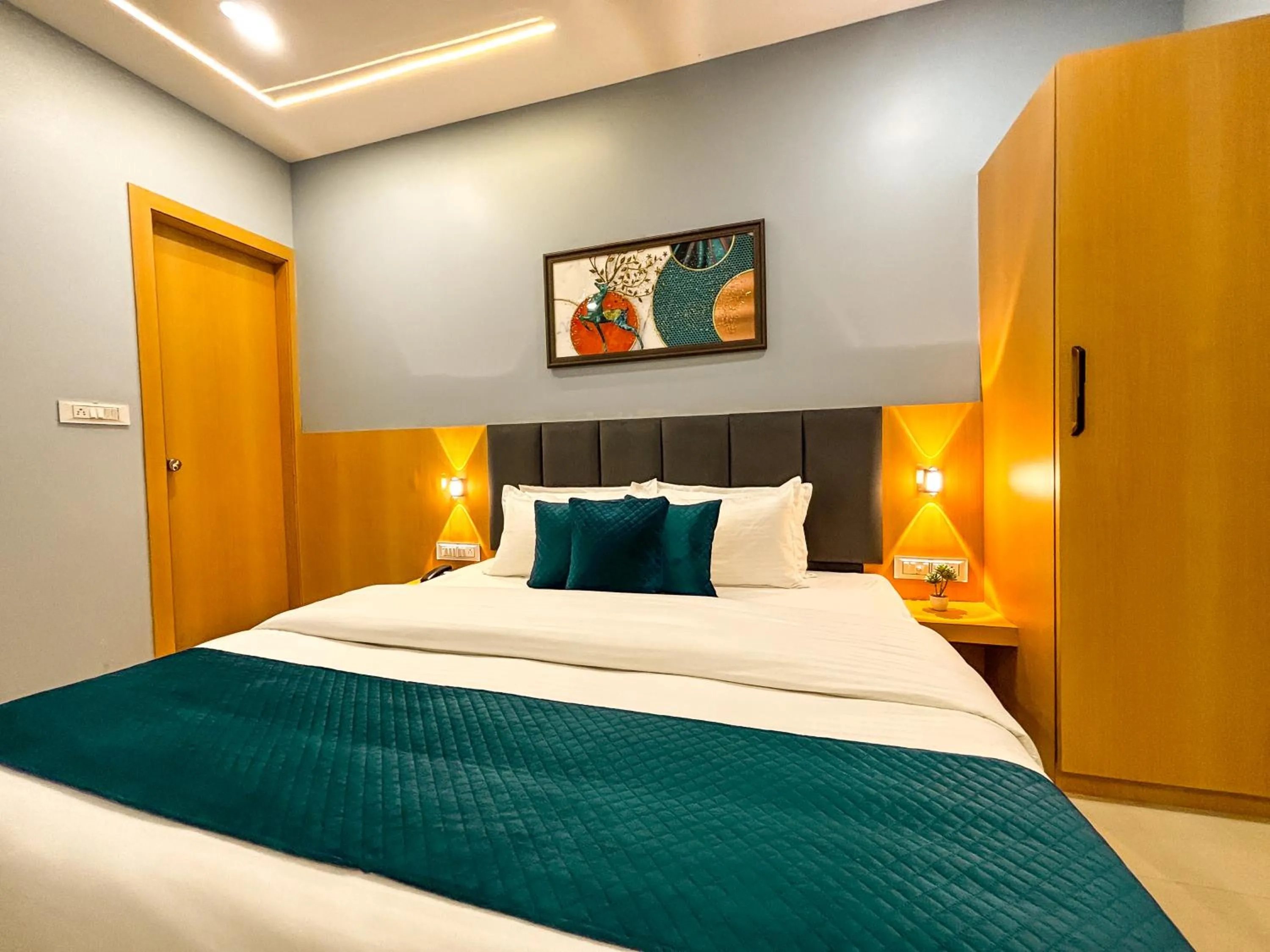 Bed in Hotel Manas Inn