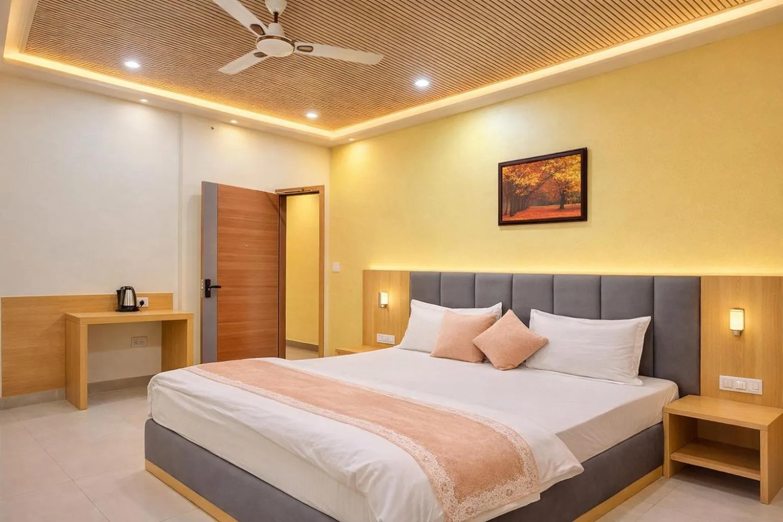 Bed in Hotel Manas Inn