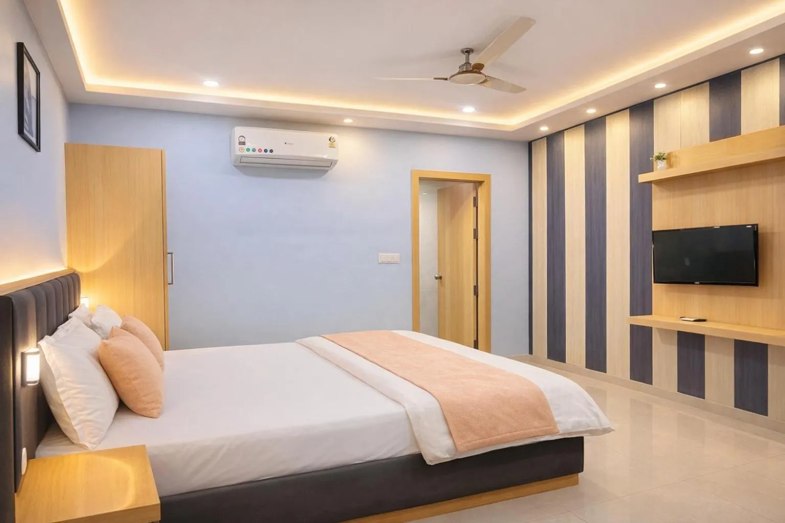 Photo of the whole room, Bed in Hotel Manas Inn