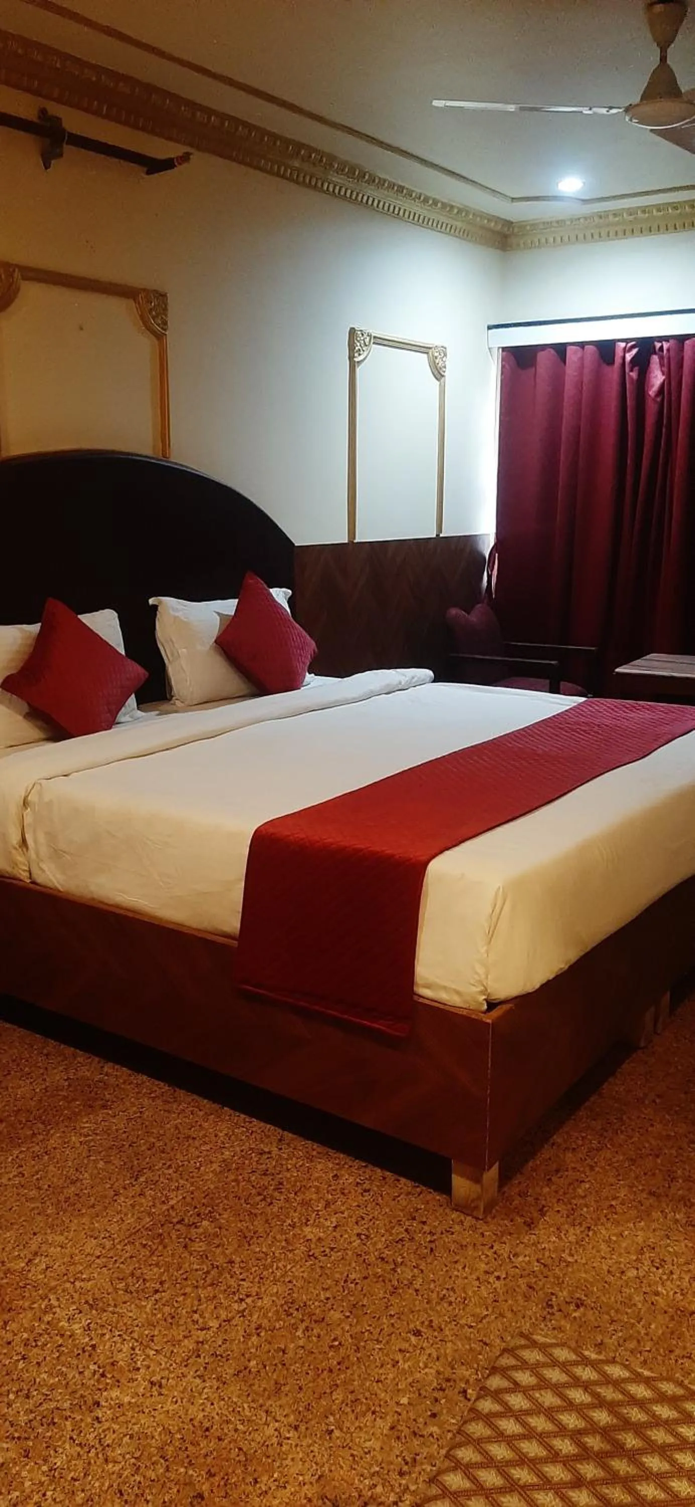 Hotel I K London Residency