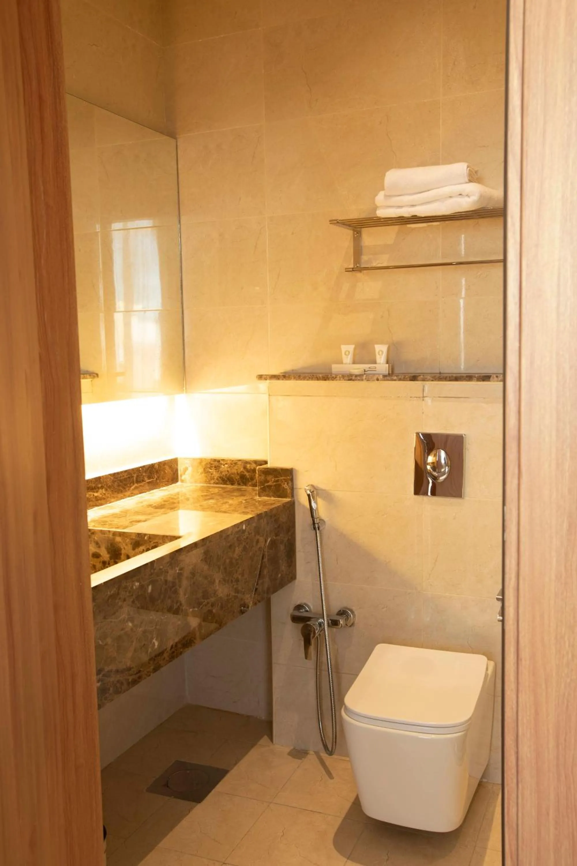 Bathroom in Park Avenues Hotel