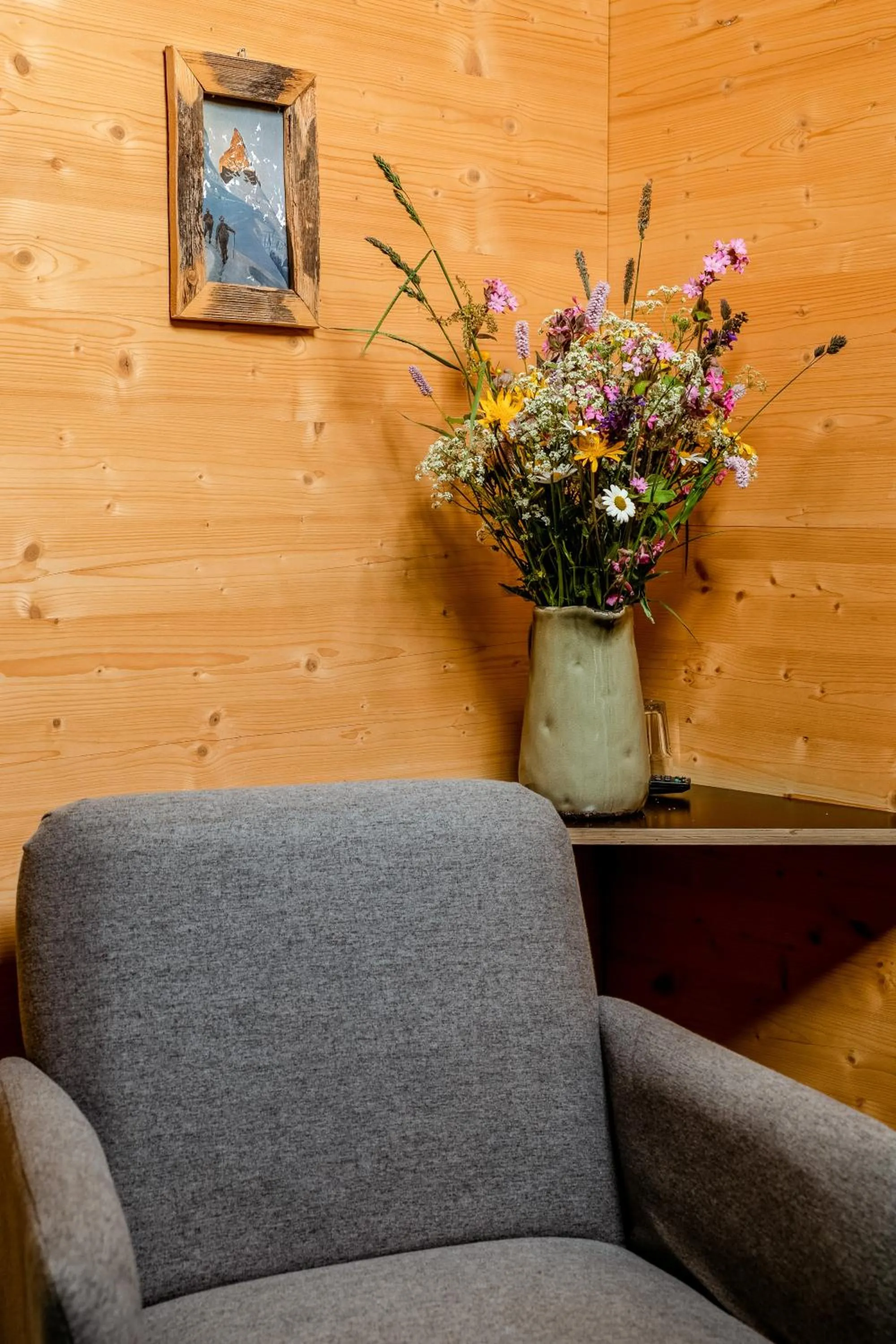 Photo of the whole room in Refugio Laudegg