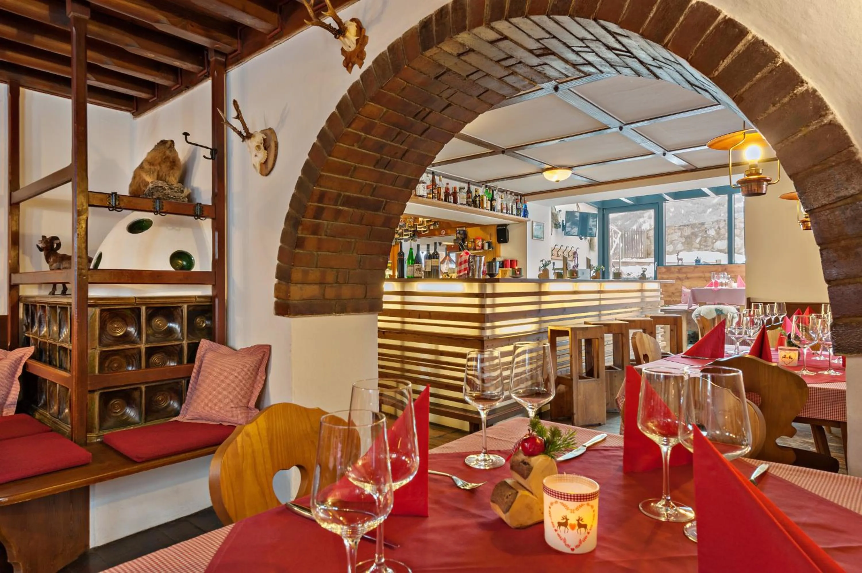 Restaurant/places to eat in Refugio Laudegg